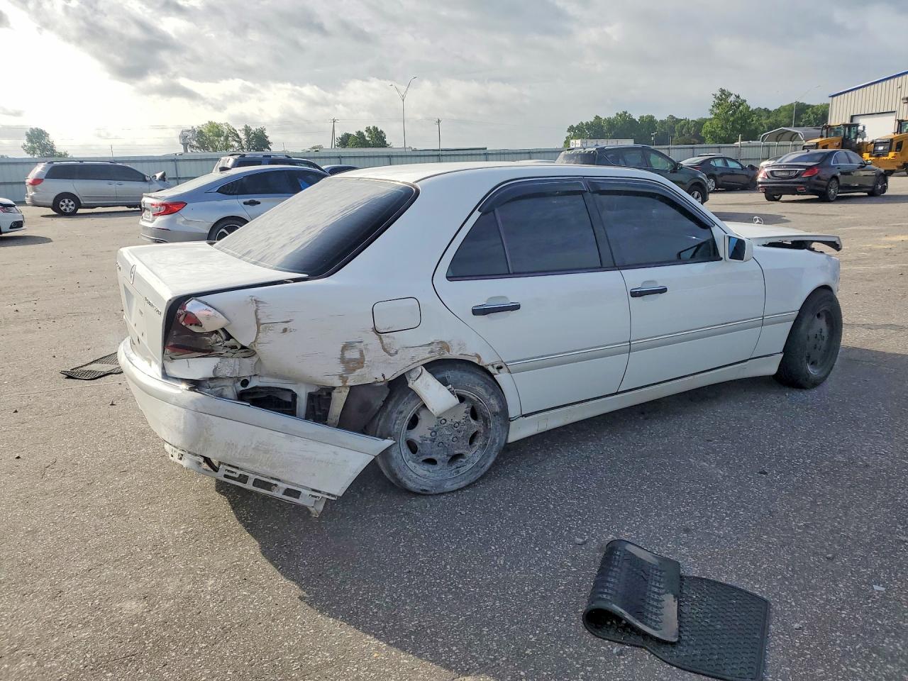1999 Mercedes-benz C 230 Белый vin: WDBHA24G6XA767048