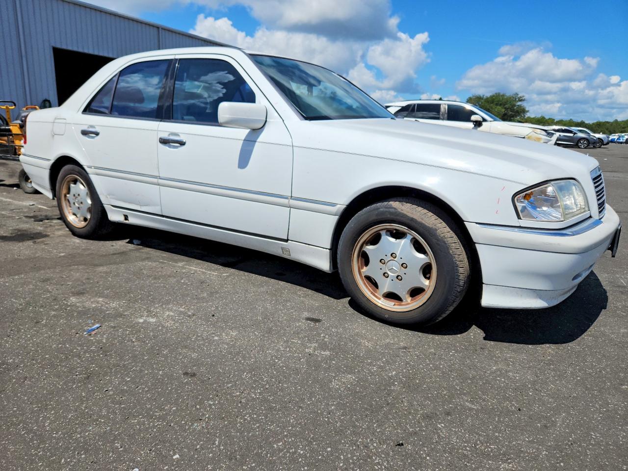 1999 Mercedes-benz C 230 White vin: WDBHA24G7XA801482