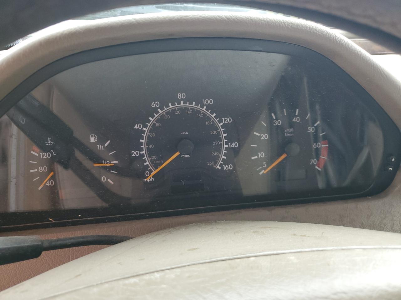 2000 Mercedes-benz C 230 White vin: WDBHA24G7YA847217