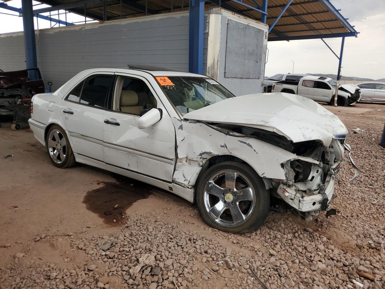 2000 Mercedes-benz C 230 White vin: WDBHA24G7YA847217