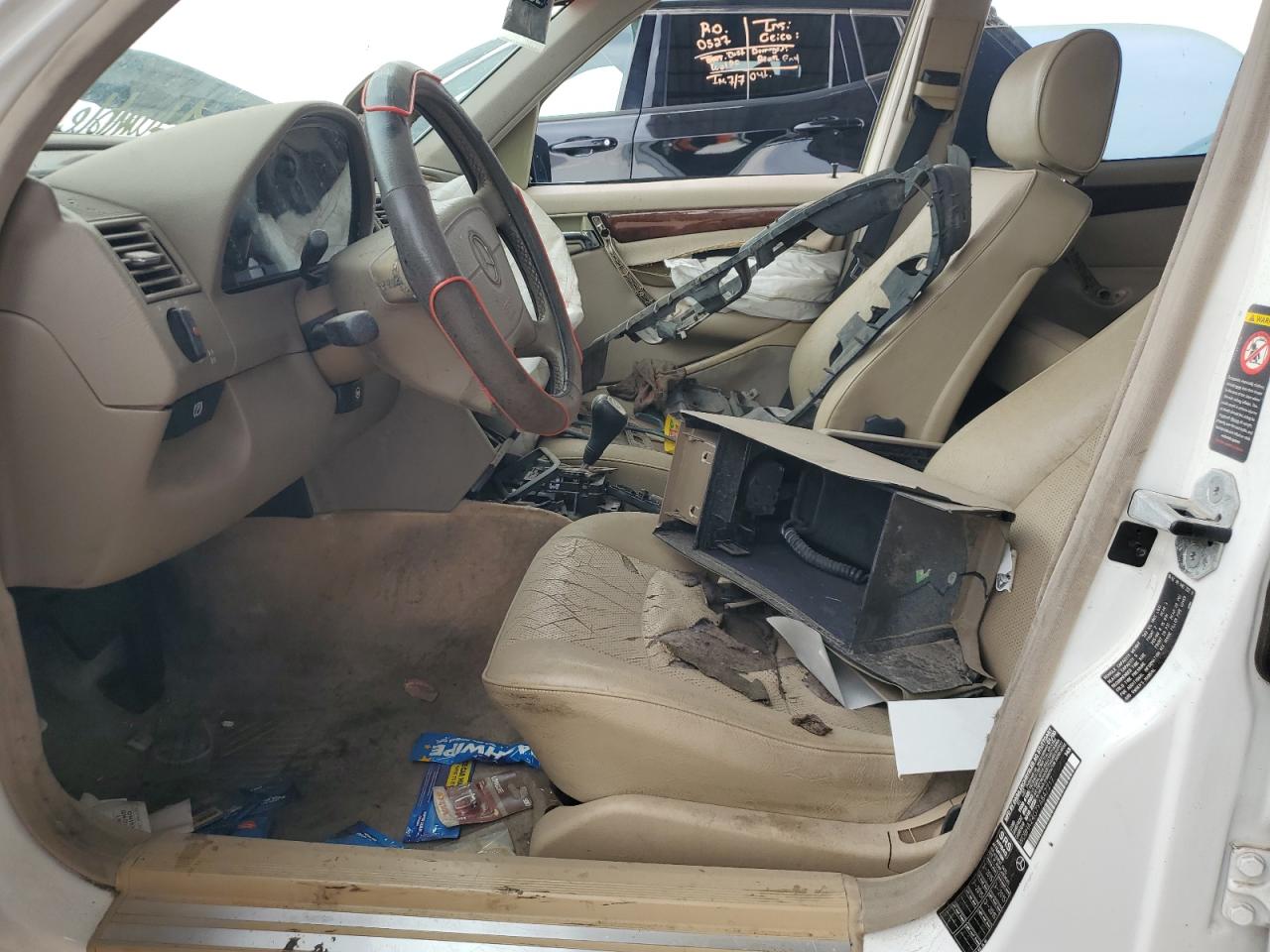 2000 Mercedes-benz C 230 White vin: WDBHA24G7YA847217