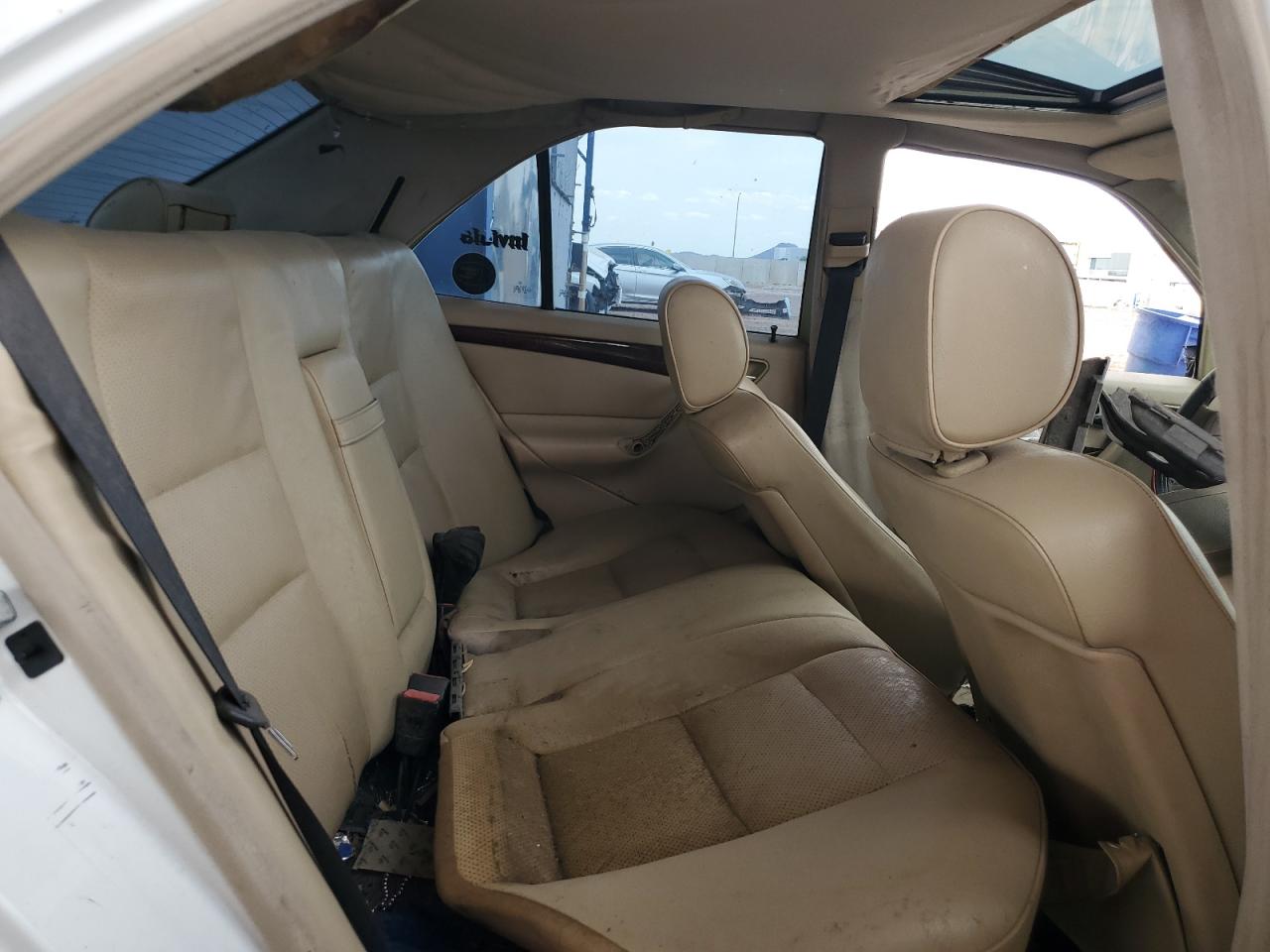 2000 Mercedes-benz C 230 White vin: WDBHA24G7YA847217