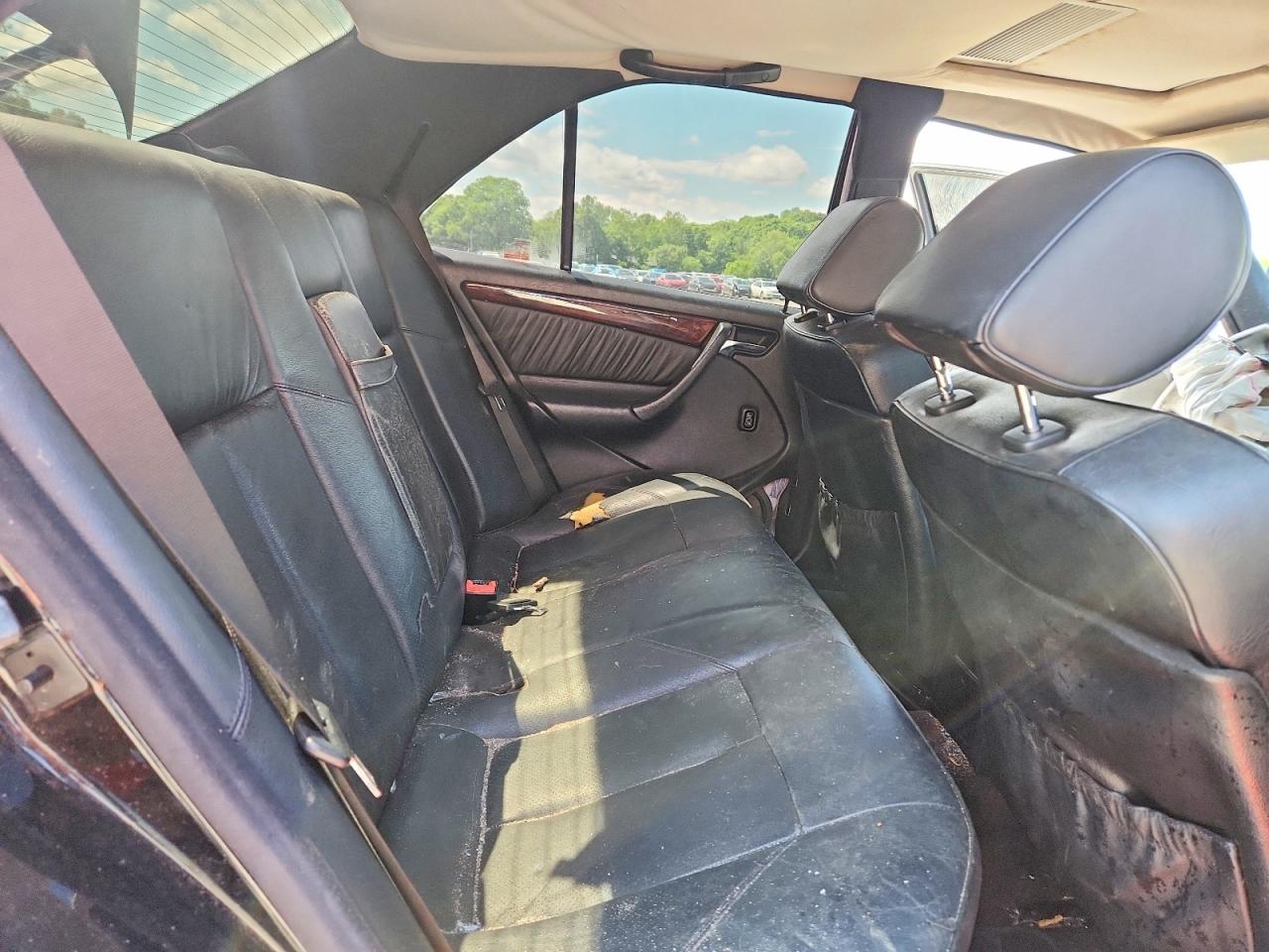 1999 Mercedes-benz C 230 Black vin: WDBHA24G8XA742569
