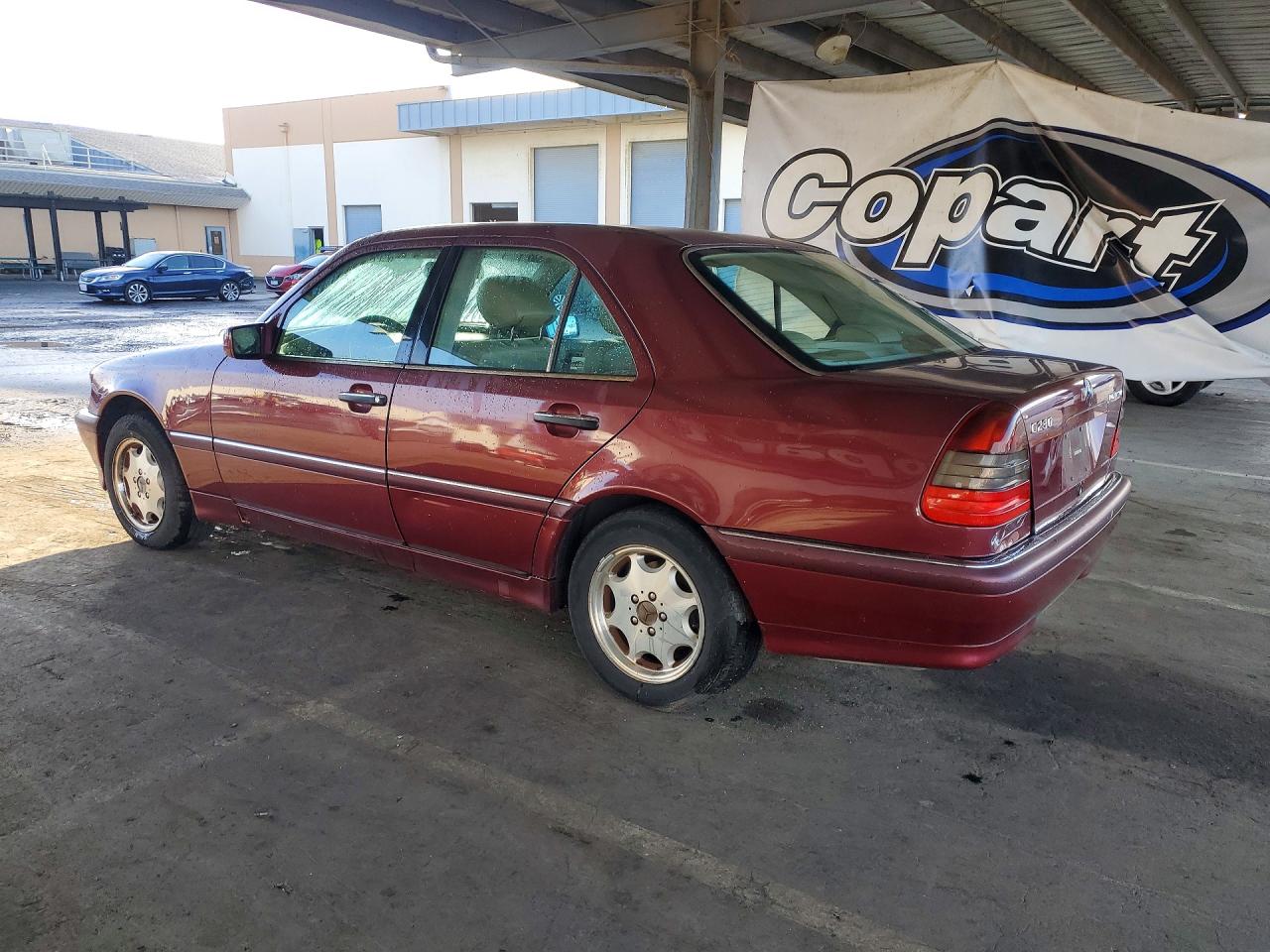 1999 Mercedes-benz C 230 Красный vin: WDBHA24G8XA768377