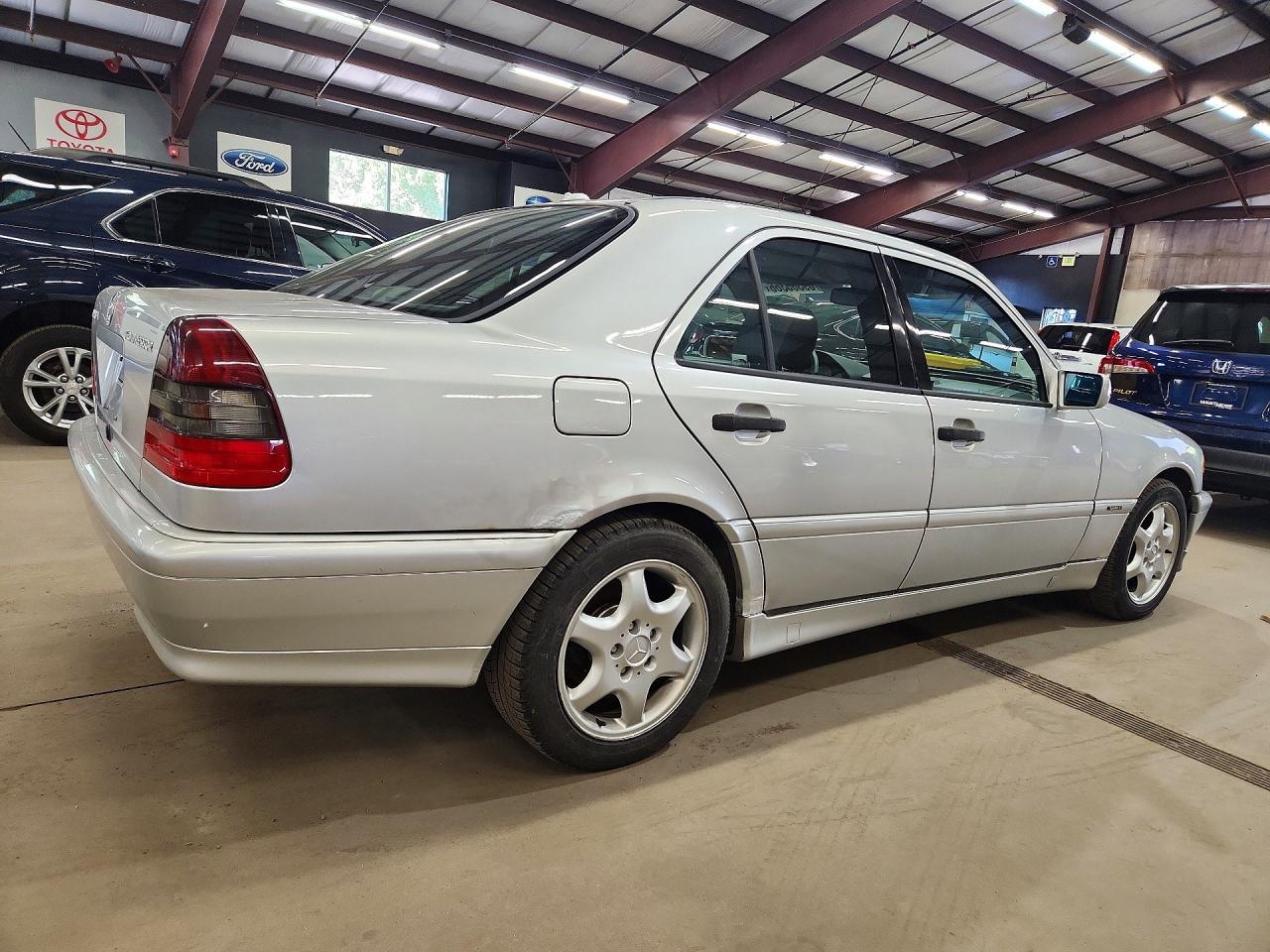 2000 Mercedes-benz C 230 Silver vin: WDBHA24G8YA859909