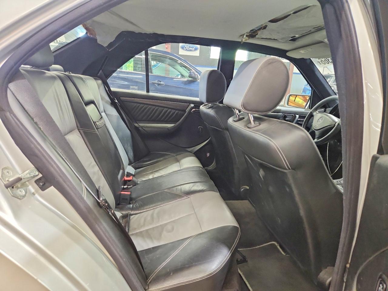 2000 Mercedes-benz C 230 Silver vin: WDBHA24G8YA859909