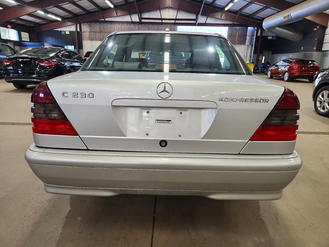 2000 Mercedes-benz C 230 Silver vin: WDBHA24G8YA859909