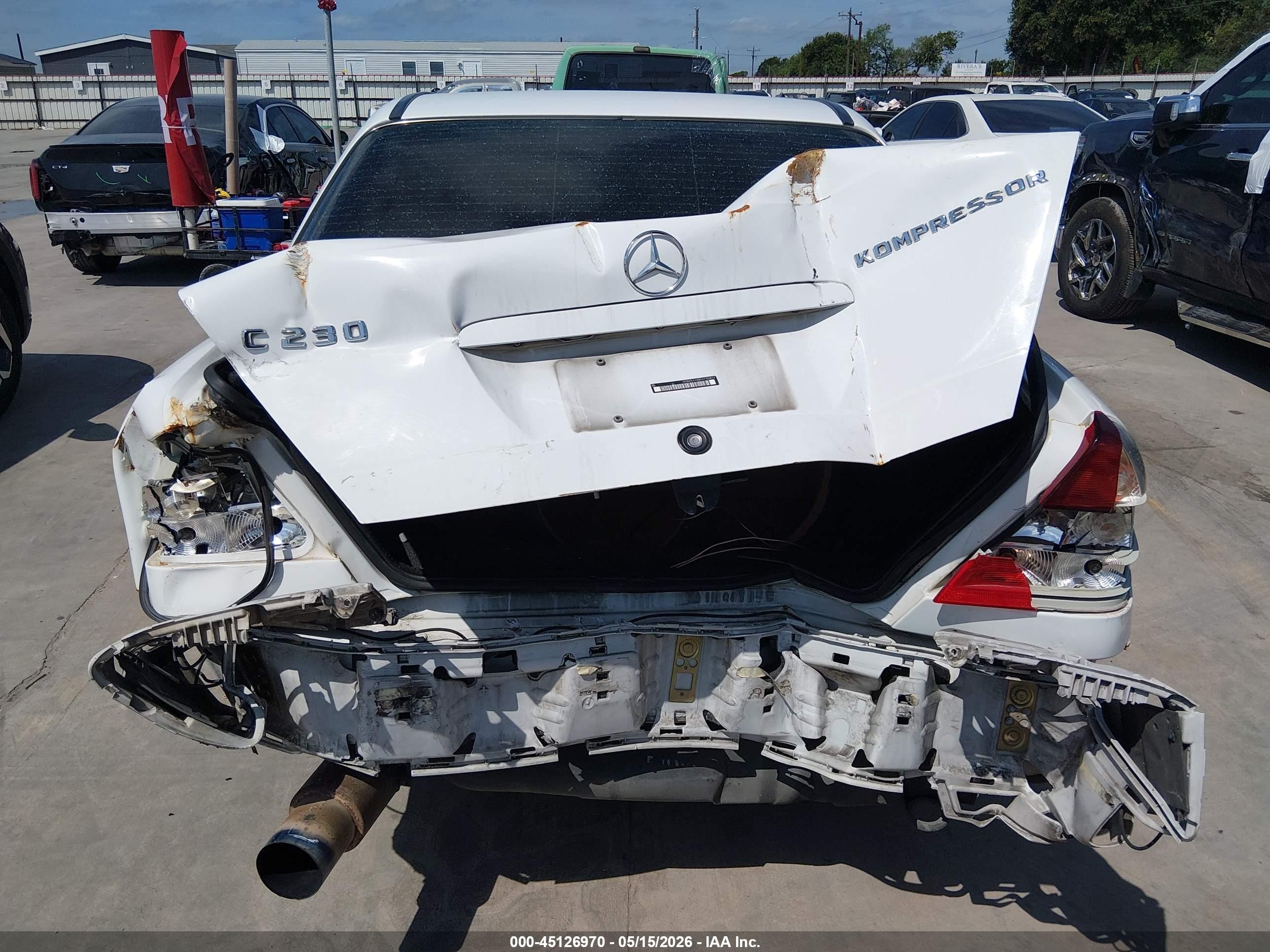 1999 Mercedes-benz C 230 Kompressor White vin: WDBHA24G9XA705823