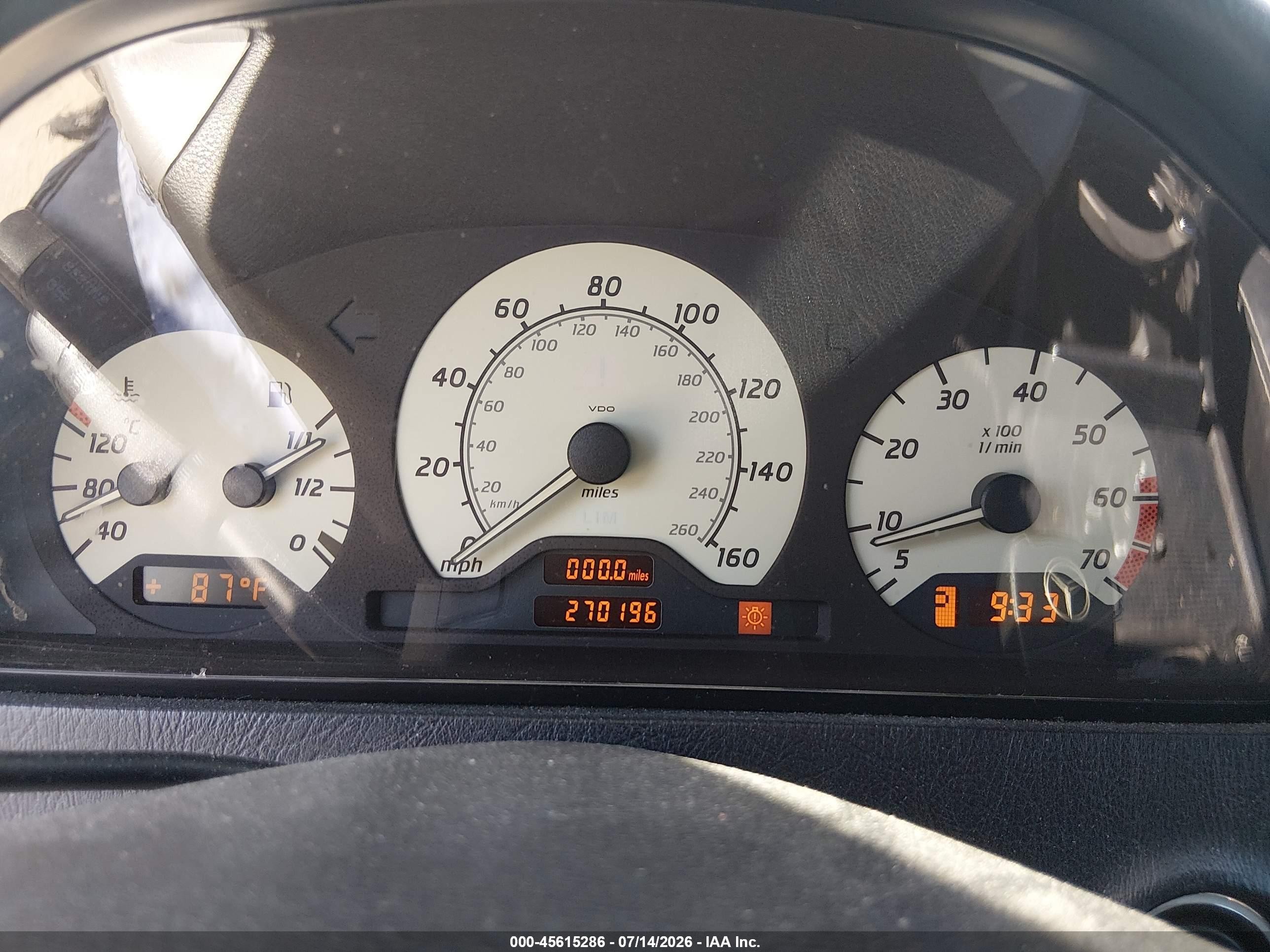 2000 Mercedes-benz C 230 Kompressor Silver vin: WDBHA24GXYA834042