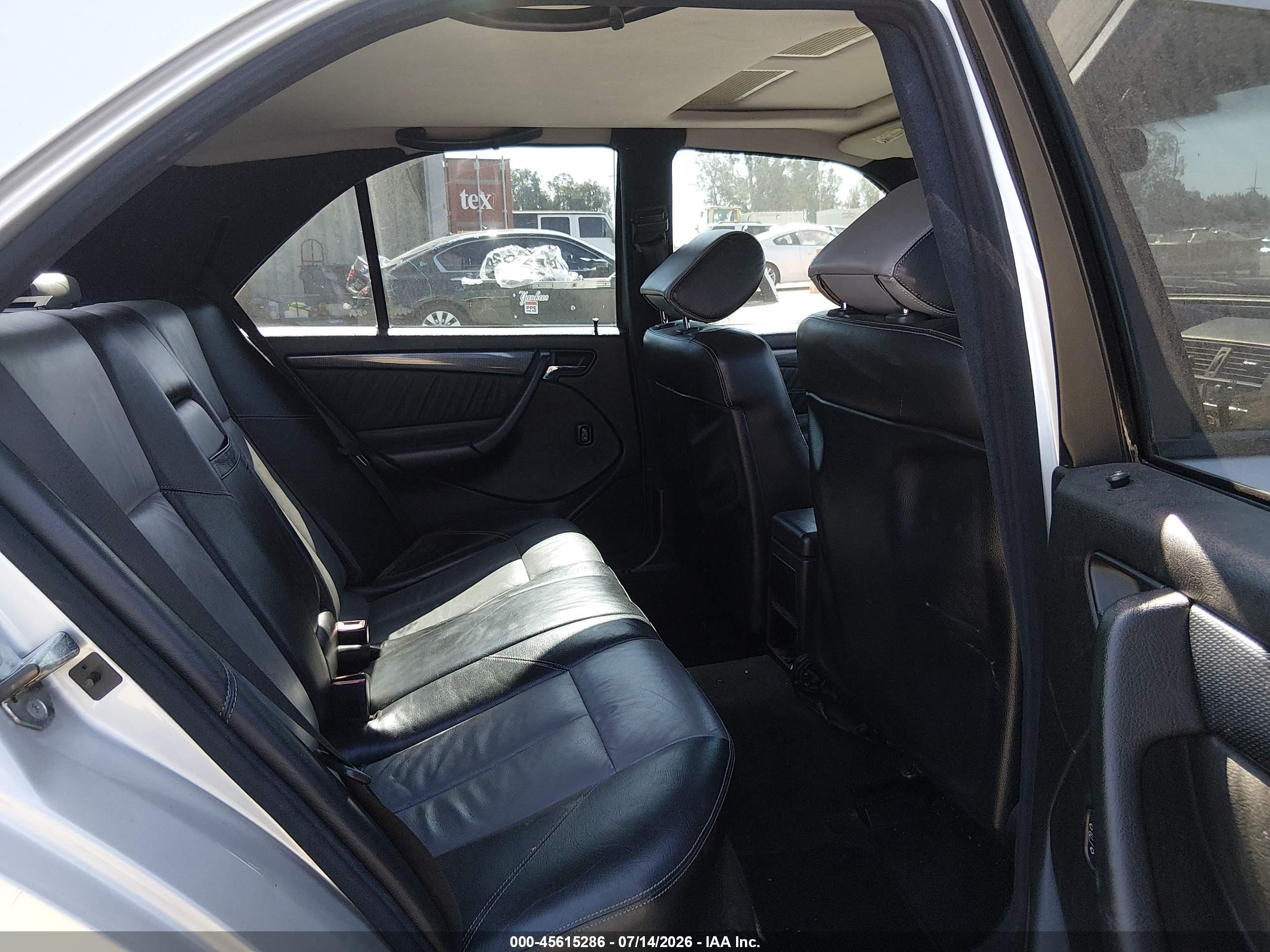 2000 Mercedes-benz C 230 Kompressor Silver vin: WDBHA24GXYA834042