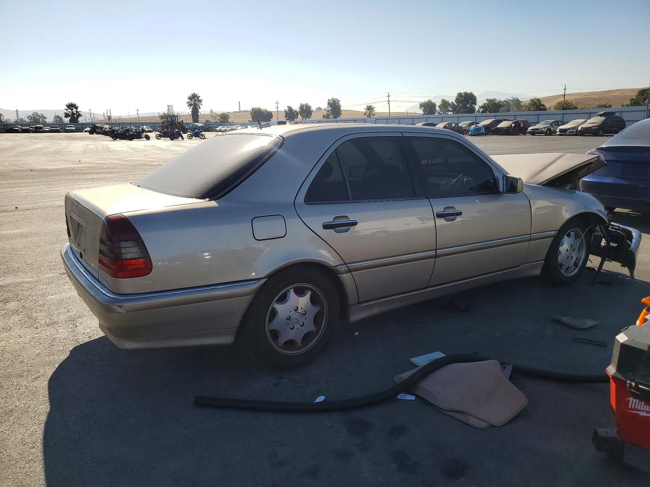 2000 Mercedes-benz C 230 Beige vin: WDBHA24GXYA852329