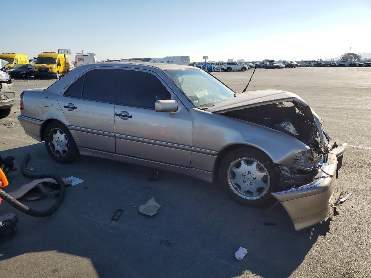 2000 Mercedes-benz C 230 Beige vin: WDBHA24GXYA852329