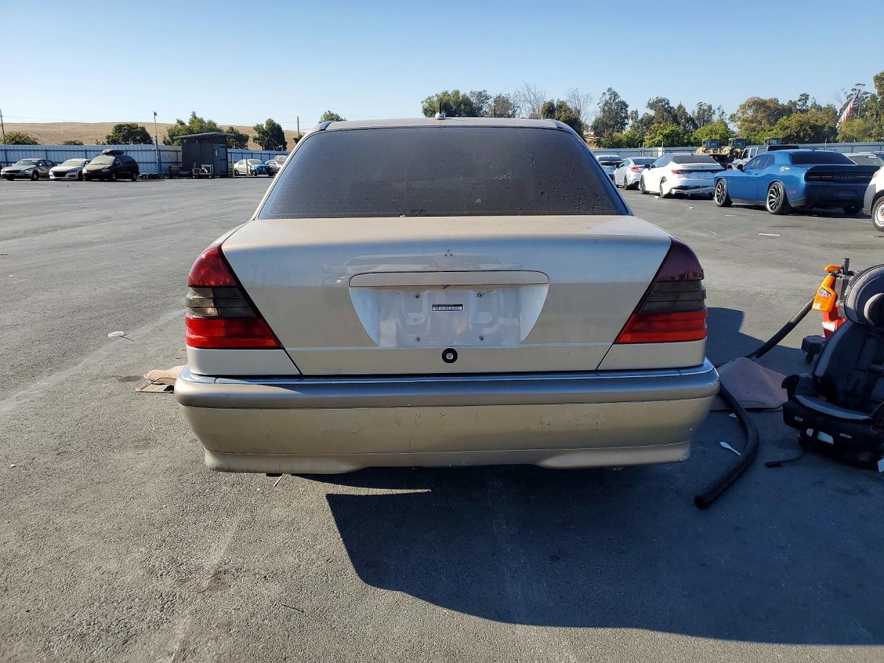 2000 Mercedes-benz C 230 Beige vin: WDBHA24GXYA852329