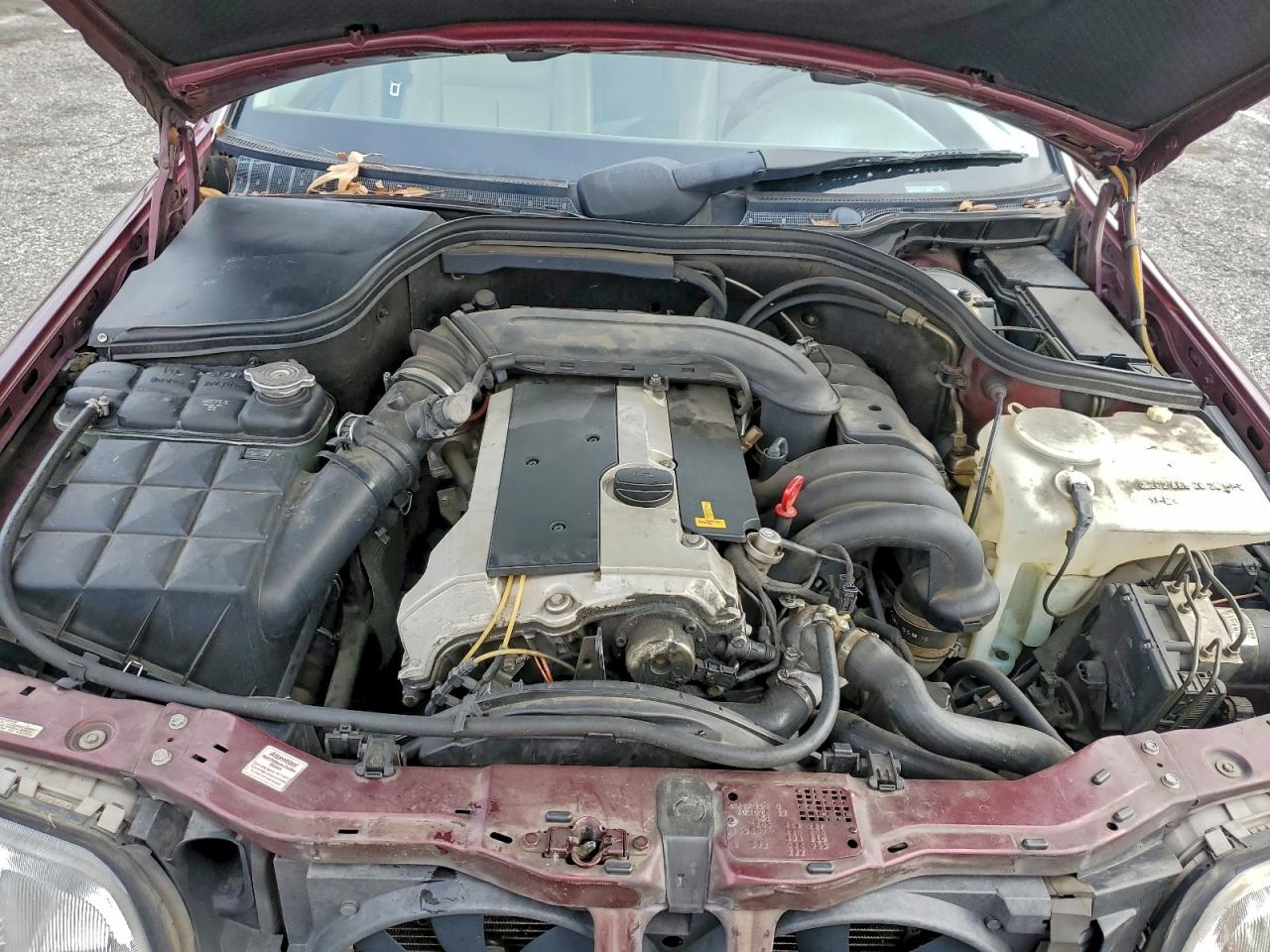 1996 Mercedes-benz C 280 Red vin: WDBHA28E2TF346577