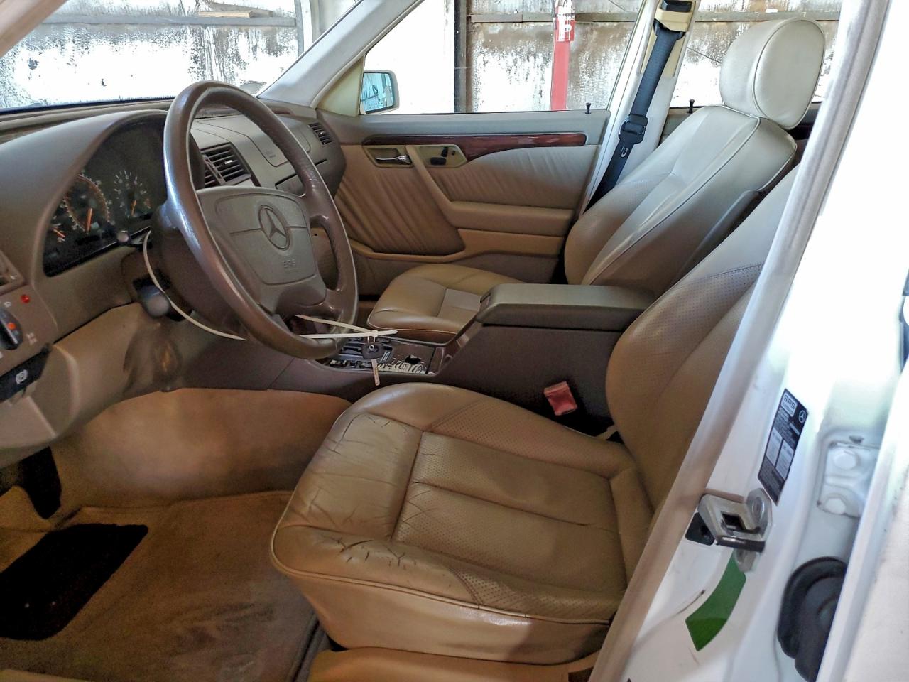1994 Mercedes-benz C 280 White vin: WDBHA28E6RF098536
