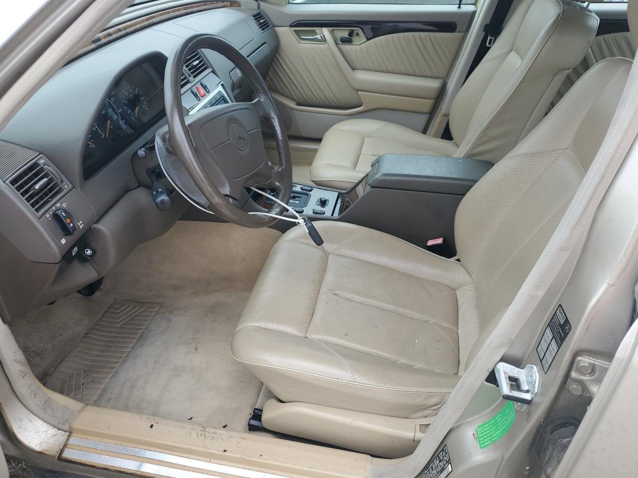 1996 Mercedes-benz C 280 Tan vin: WDBHA28E8TF459045