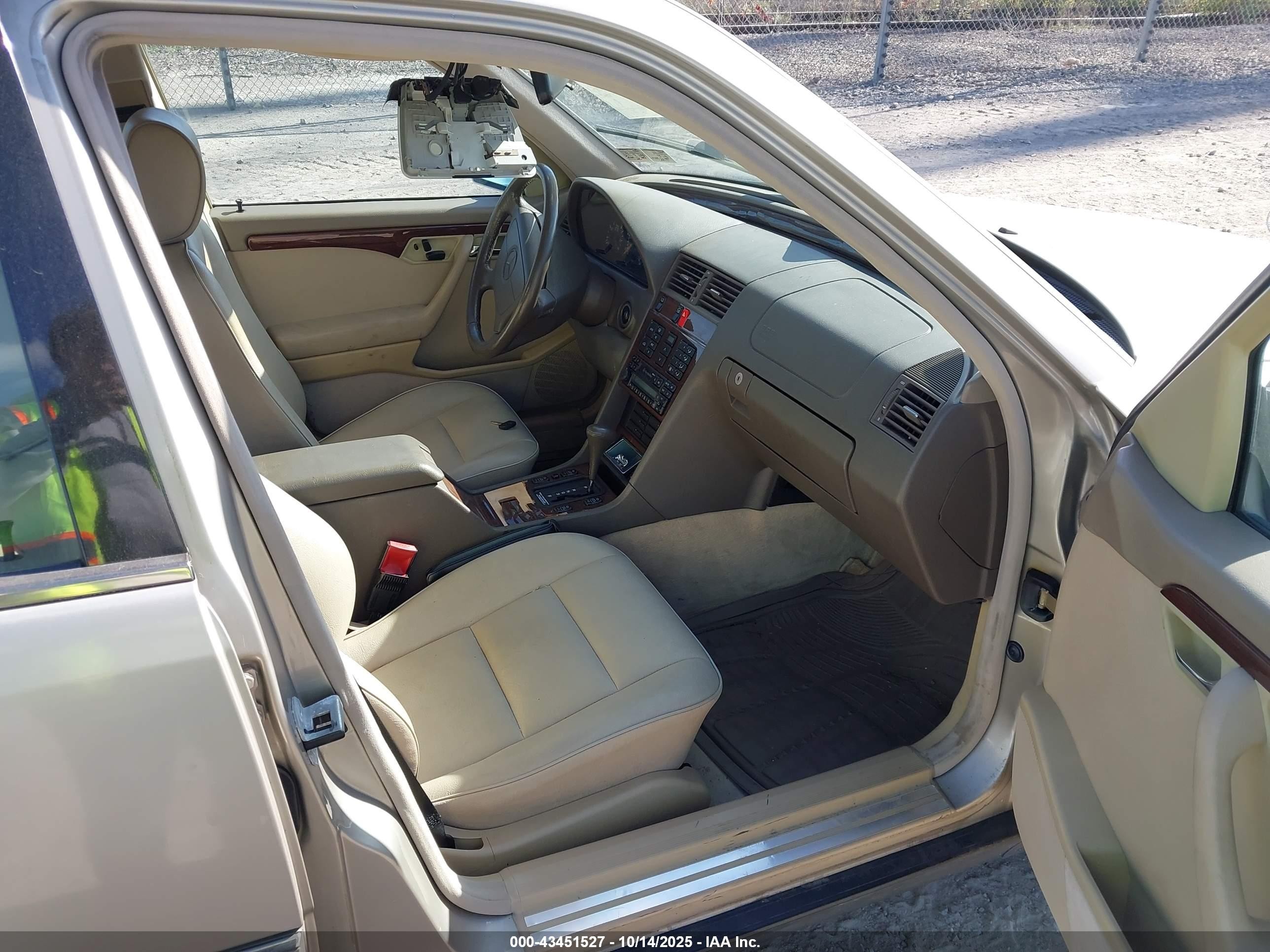 1994 Mercedes-benz C 280 Cream vin: WDBHA28E9RF019120