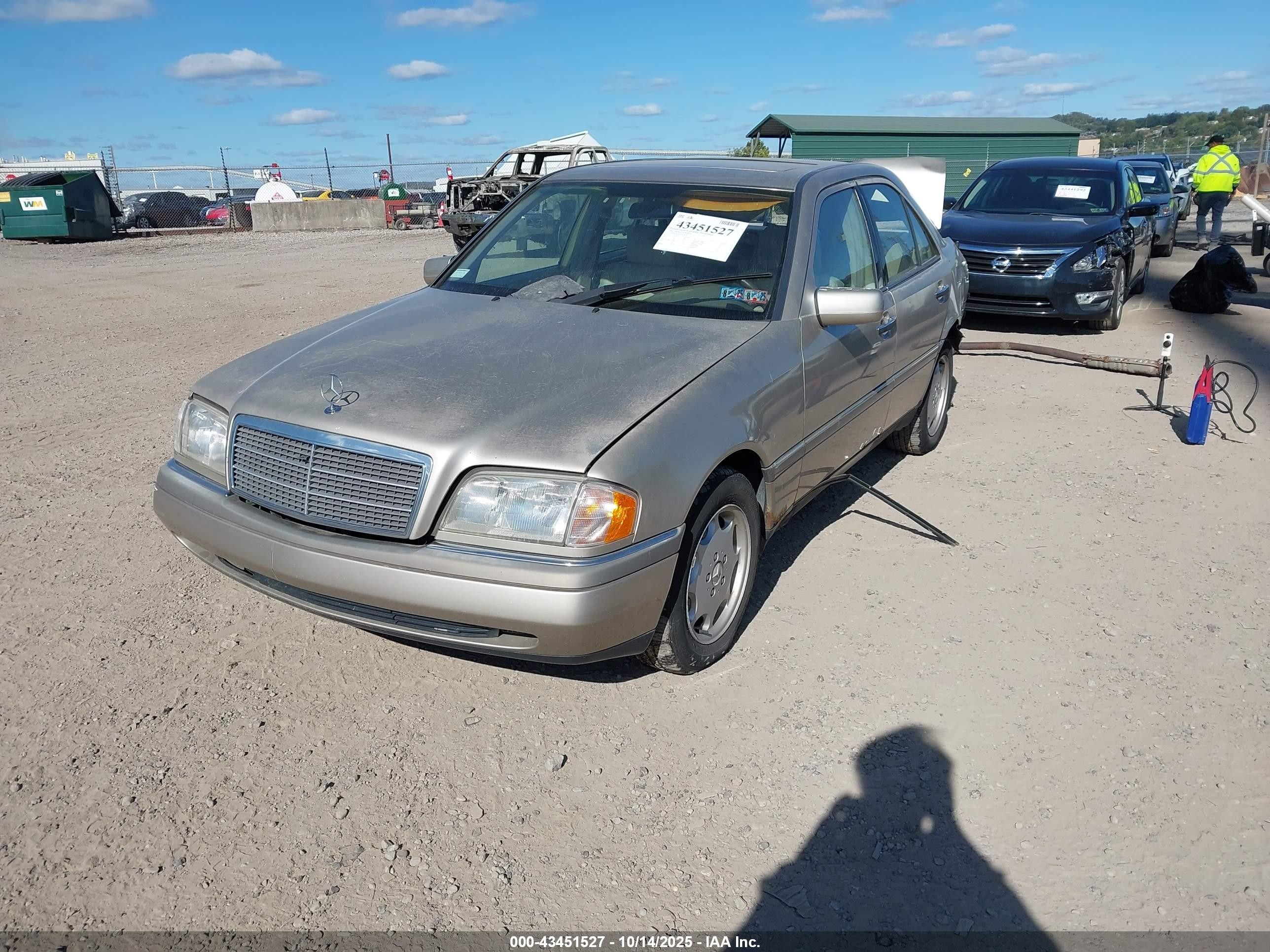 1994 Mercedes-benz C 280 Cream vin: WDBHA28E9RF019120