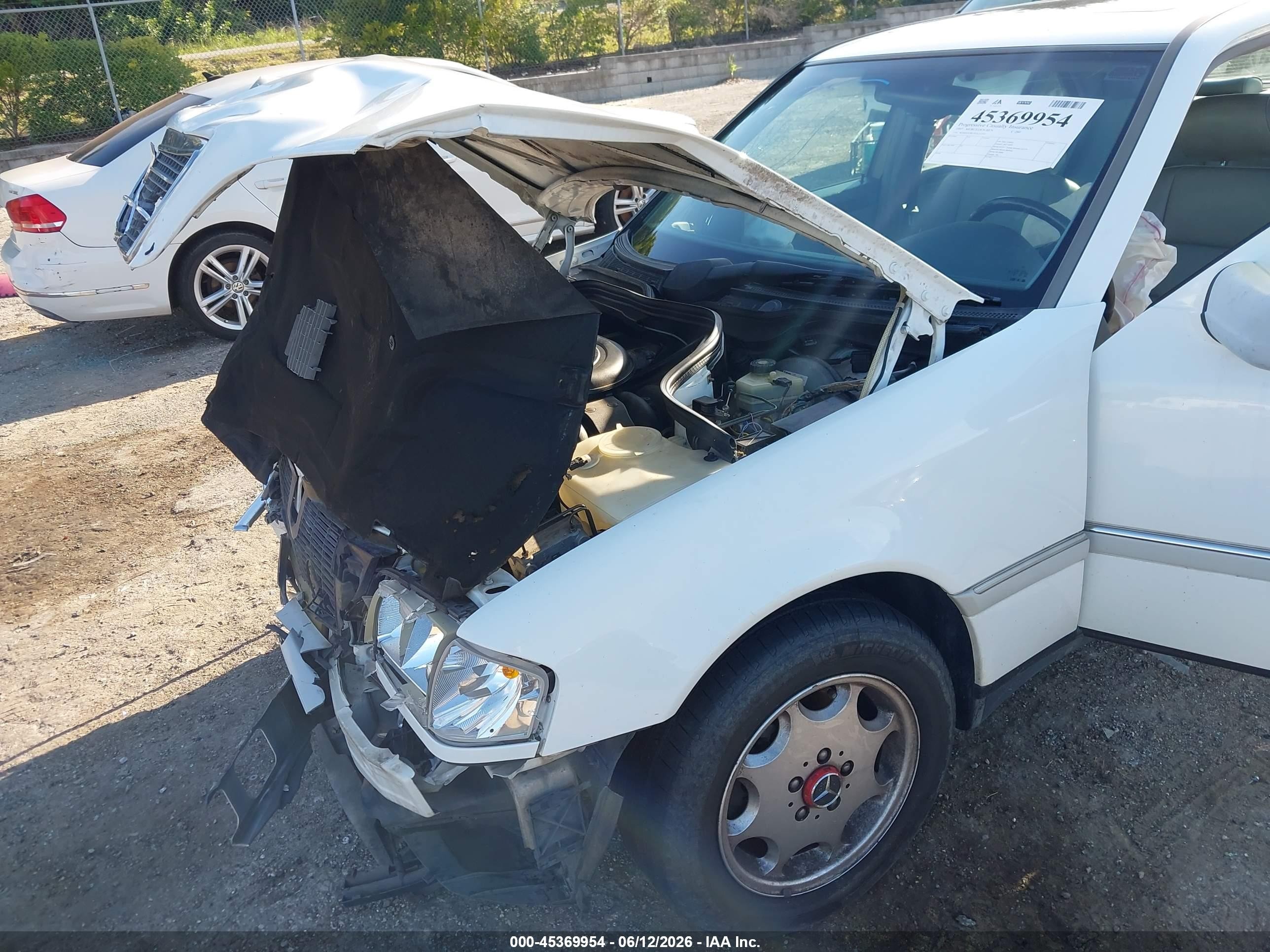1997 Mercedes-benz C 280   White vin: WDBHA28E9VA510567