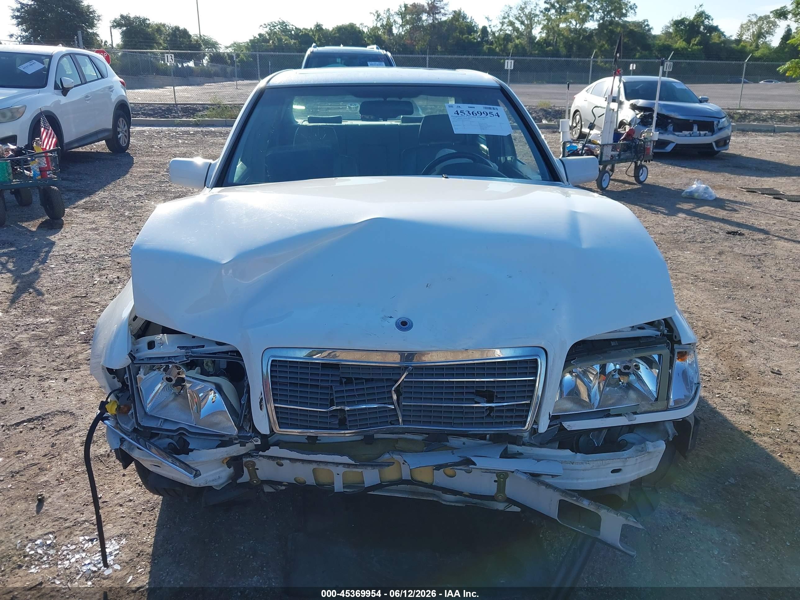 1997 Mercedes-benz C 280   White vin: WDBHA28E9VA510567