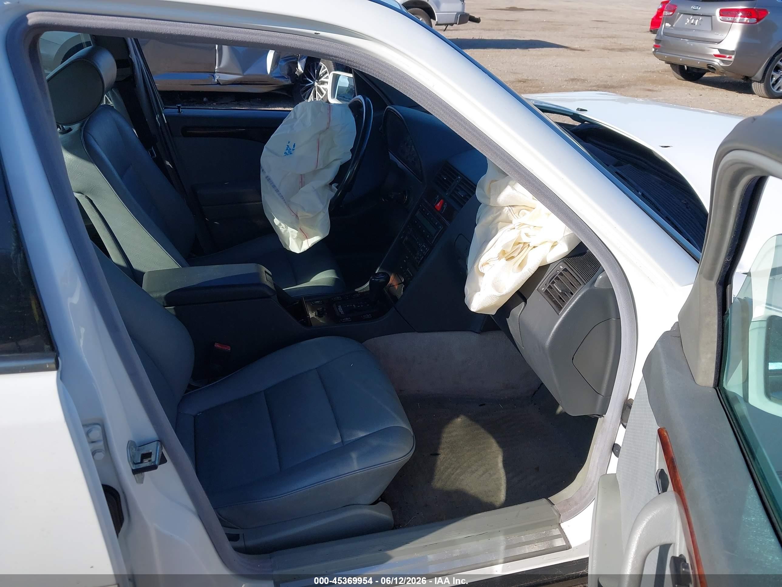 1997 Mercedes-benz C 280   White vin: WDBHA28E9VA510567