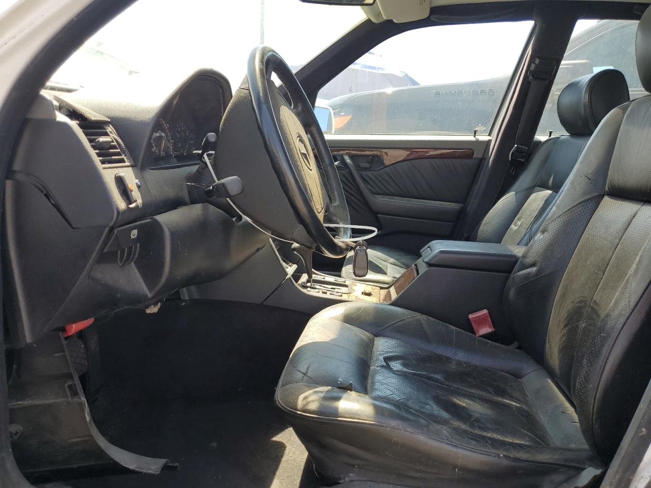 1994 Mercedes-benz C 280 White vin: WDBHA28EXRF057620