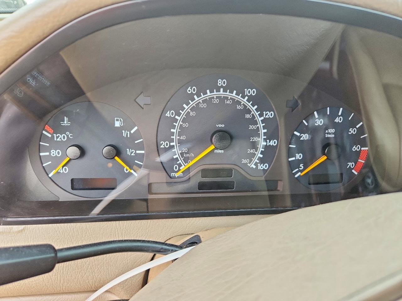 1999 Mercedes-benz C 280 Золотой vin: WDBHA29G0XA725841
