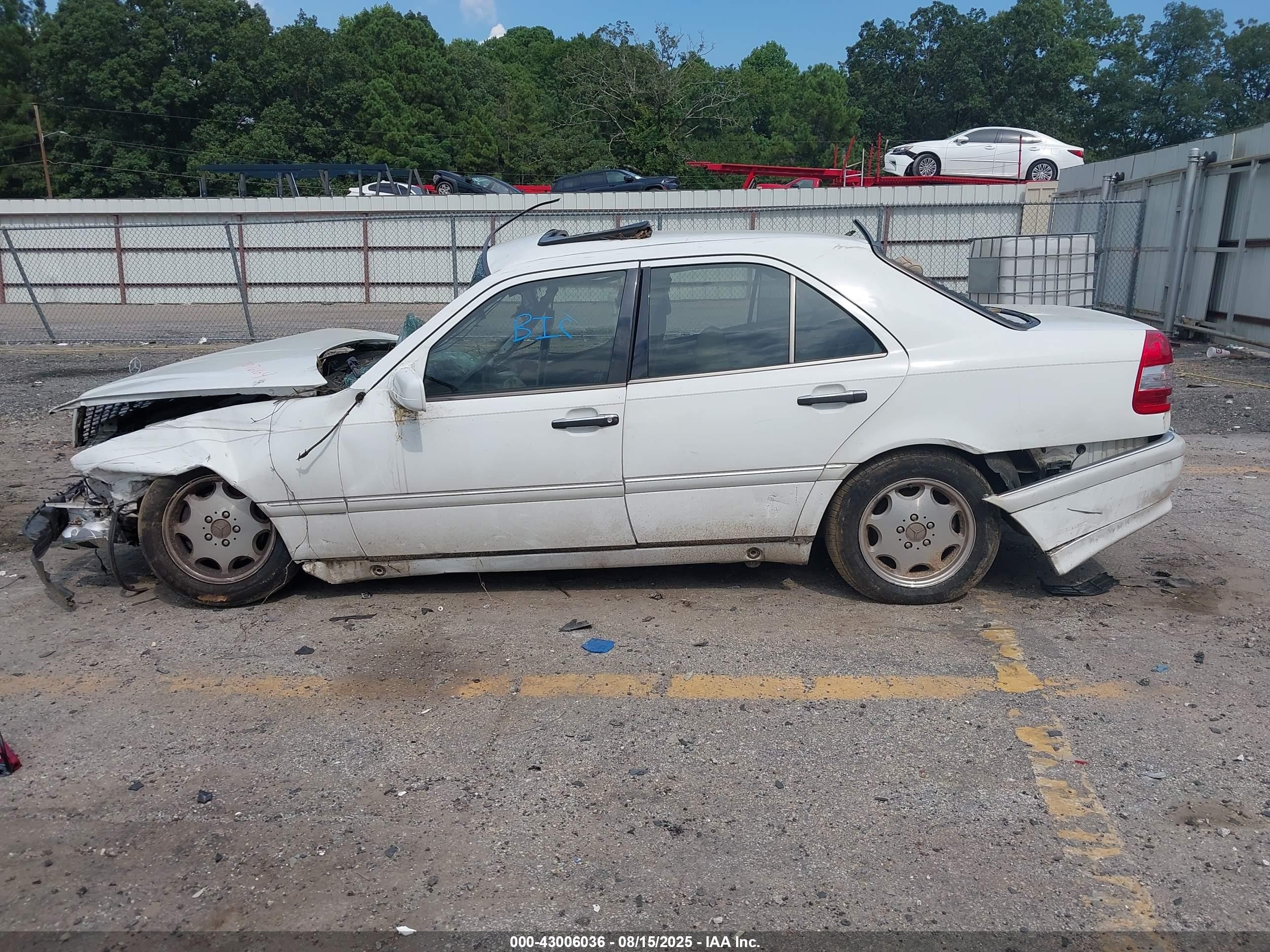 1999 Mercedes-benz C 280   Белый vin: WDBHA29G2XA707664
