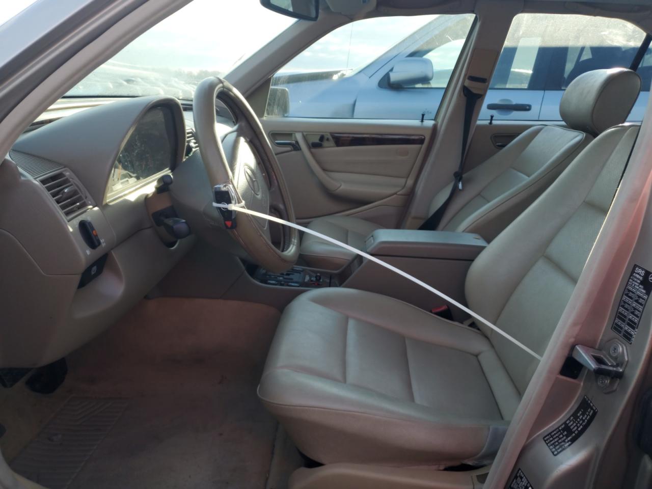 1998 Mercedes-benz C 280 Tan vin: WDBHA29G3WF717668