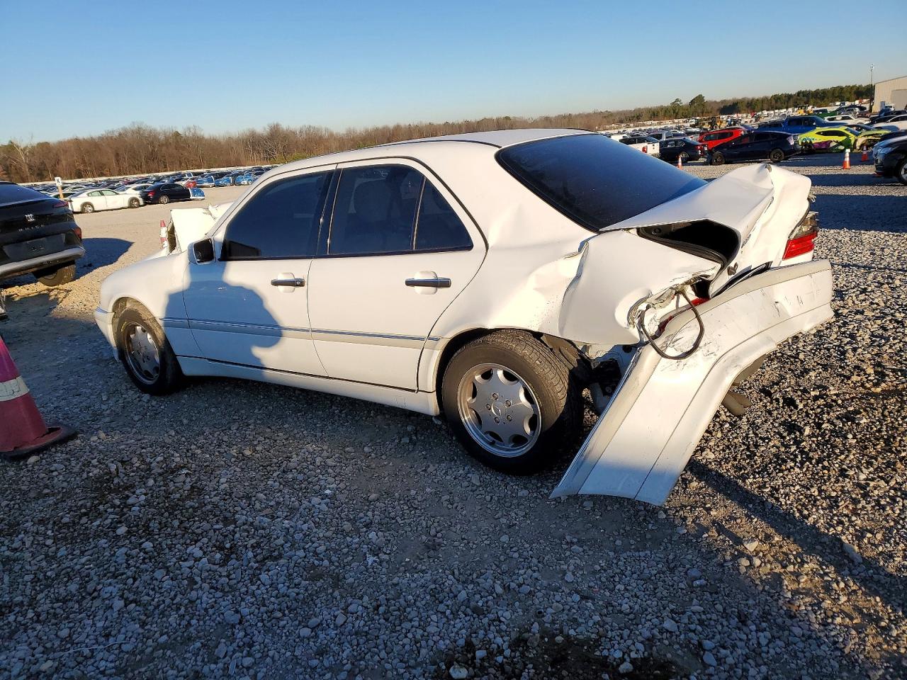 1999 Mercedes Benz C White vin: WDBHA29G4XA746319