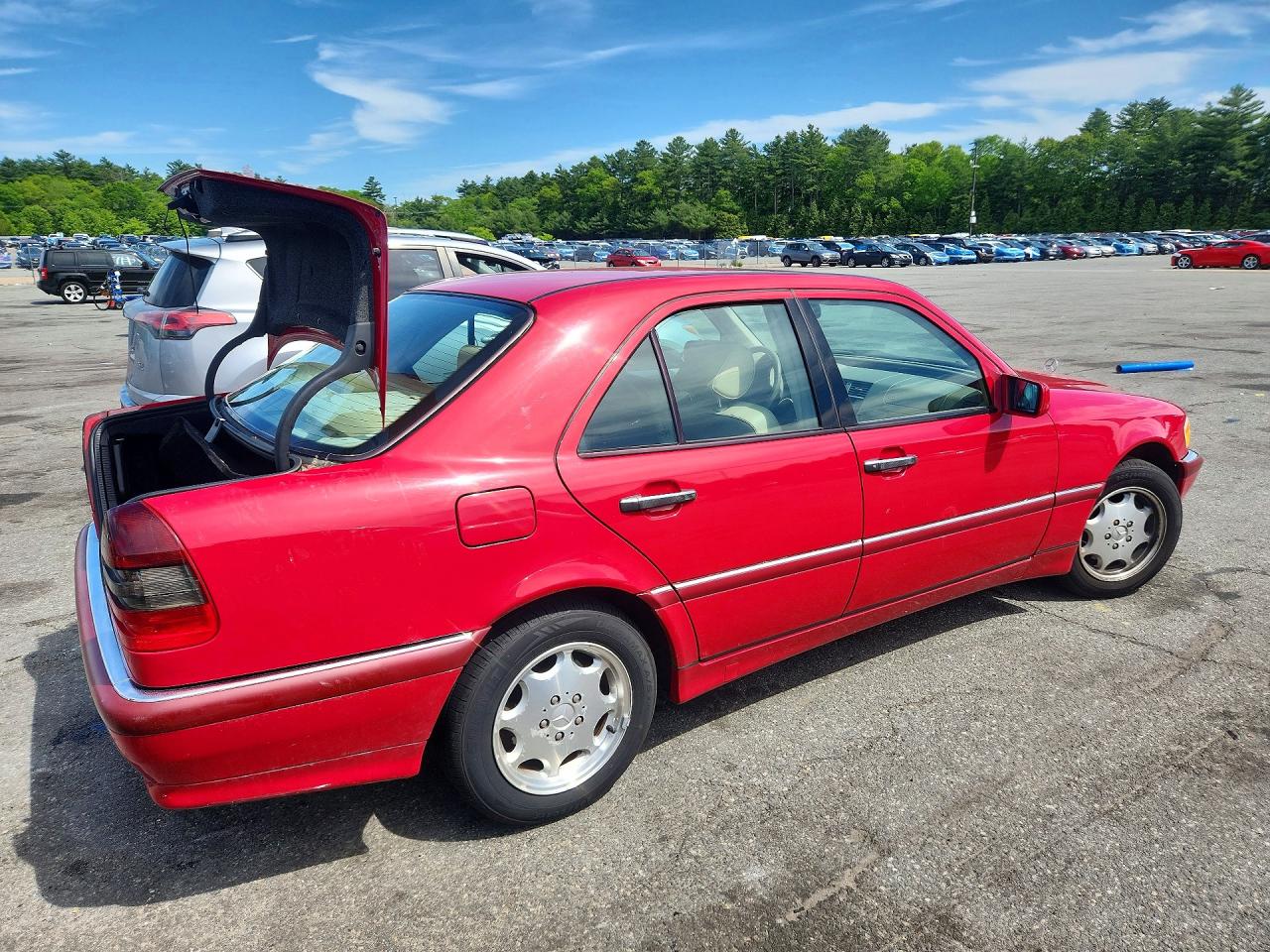 1998 Mercedes-benz C 280 Red vin: WDBHA29G5WF743768