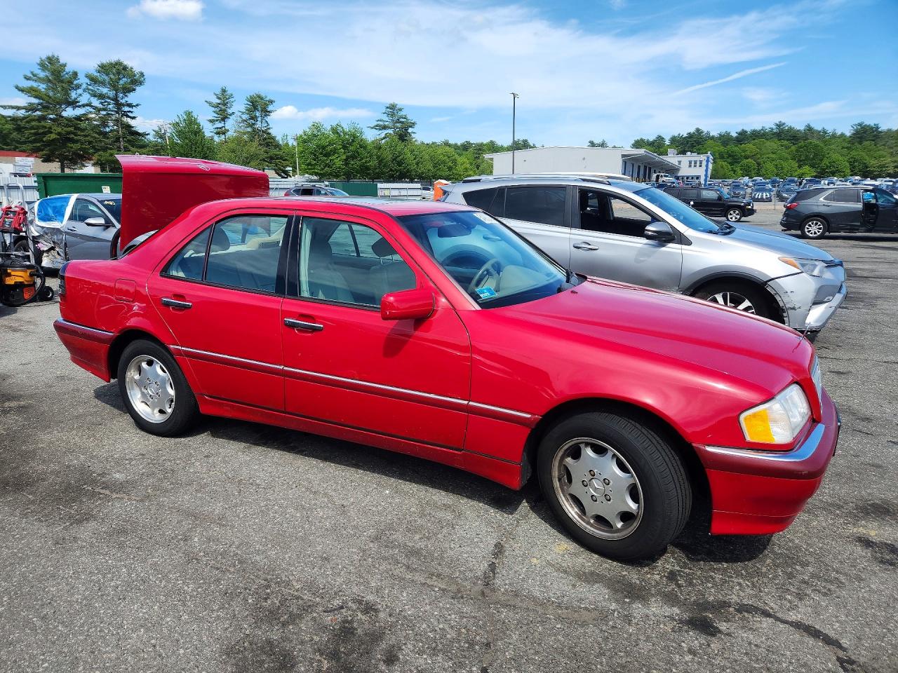 1998 Mercedes-benz C 280 Red vin: WDBHA29G5WF743768