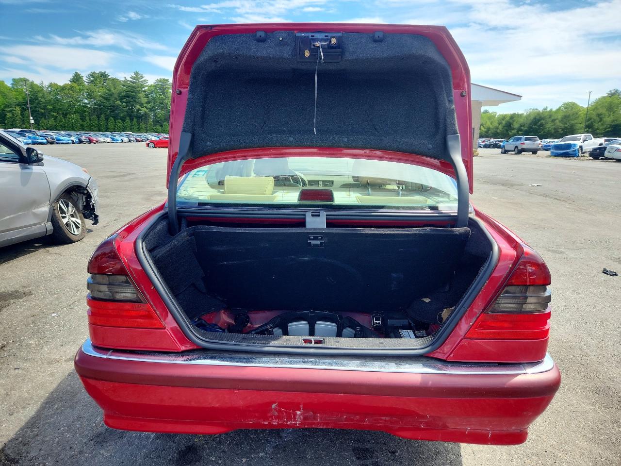 1998 Mercedes-benz C 280 Red vin: WDBHA29G5WF743768