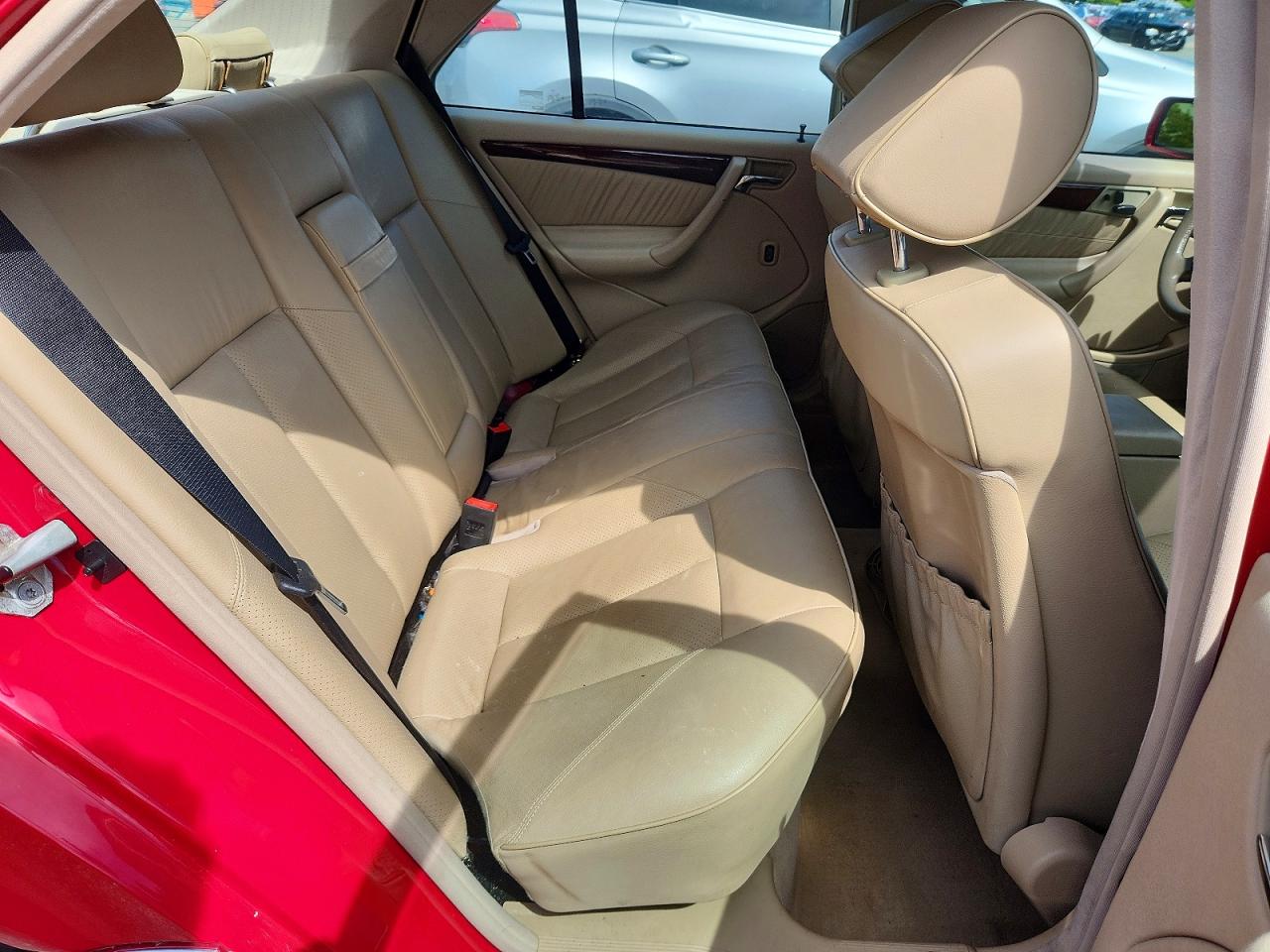 1998 Mercedes-benz C 280 Red vin: WDBHA29G5WF743768