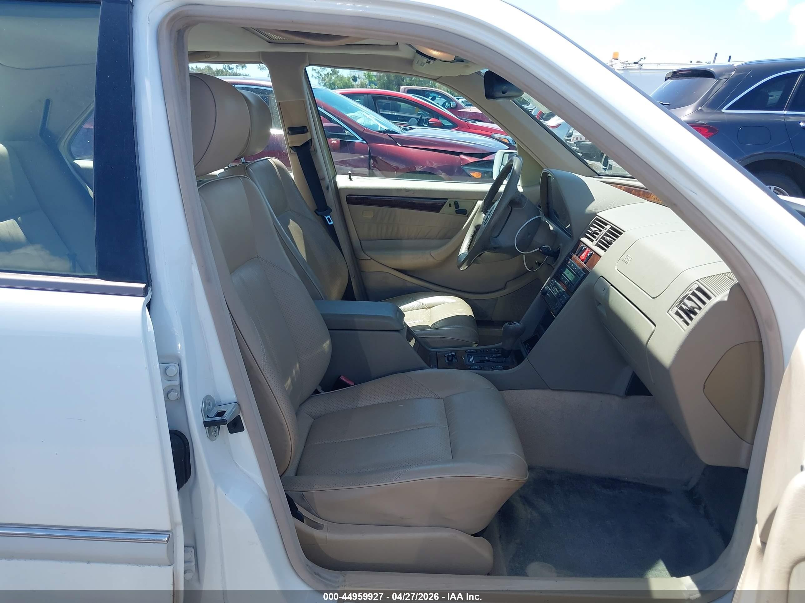 1998 Mercedes-benz C 280   White vin: WDBHA29G9WA645937