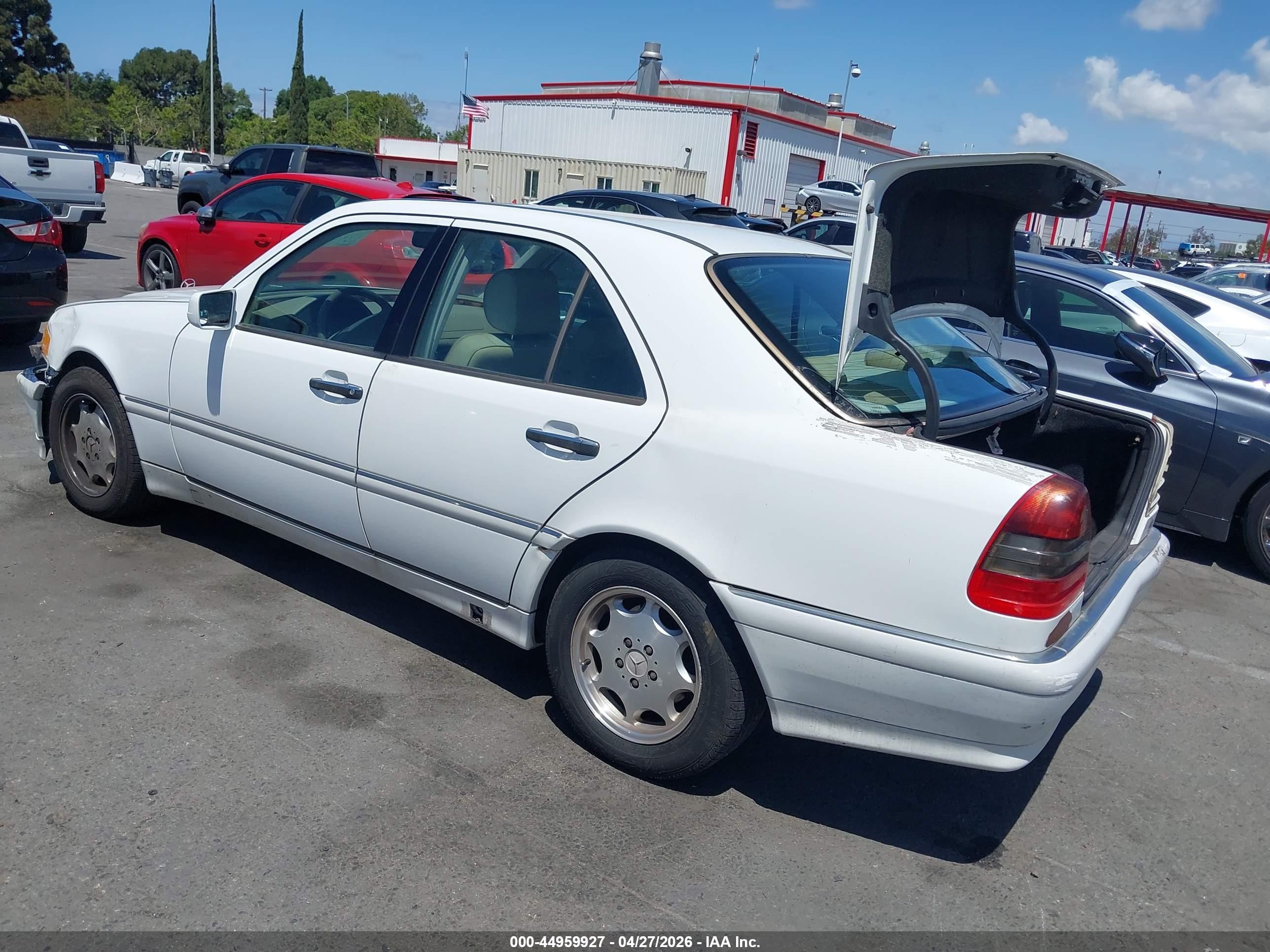 1998 Mercedes-benz C 280   White vin: WDBHA29G9WA645937