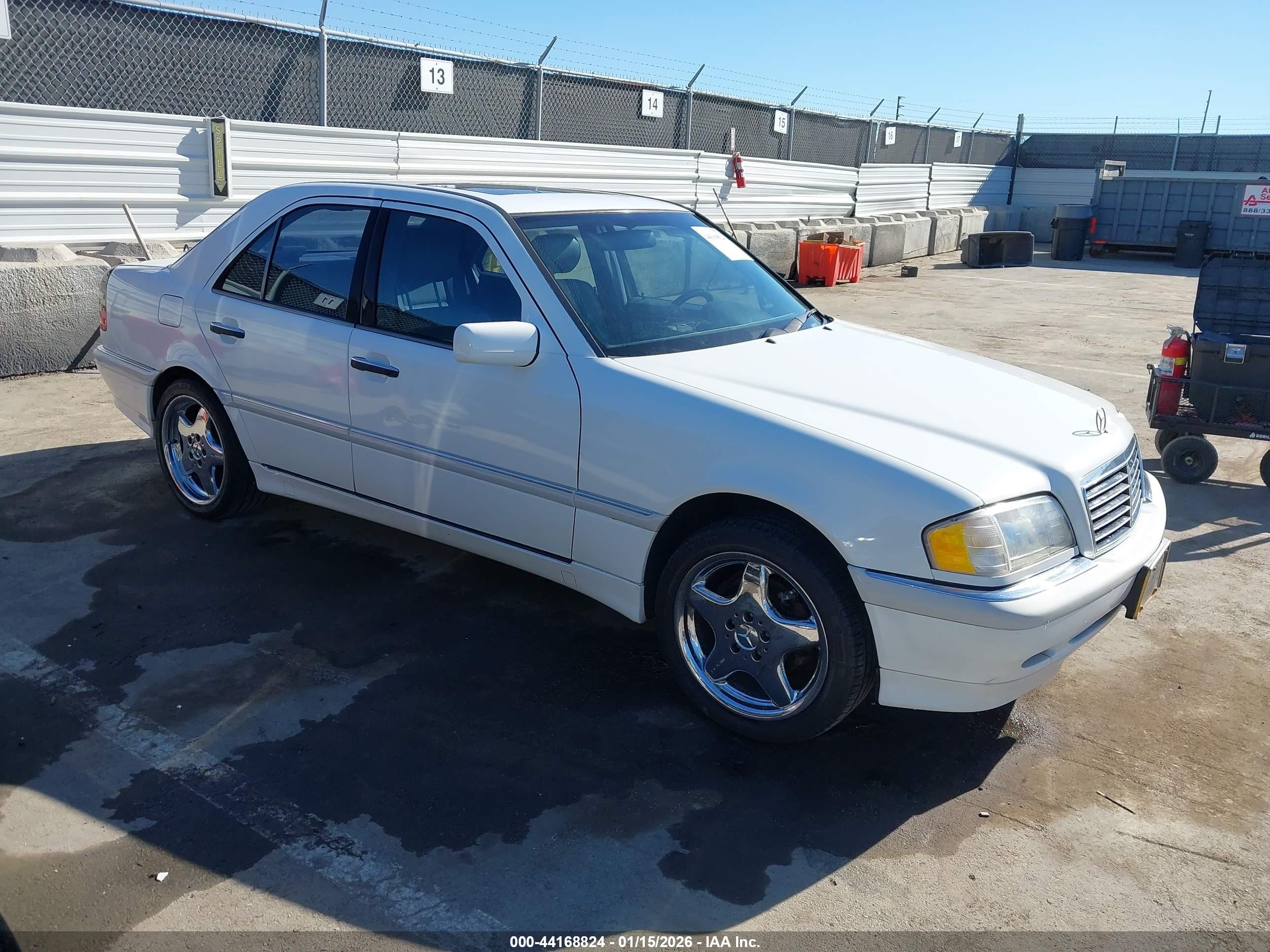 1998 Mercedes-benz C 280   White vin: WDBHA29G9WF714273