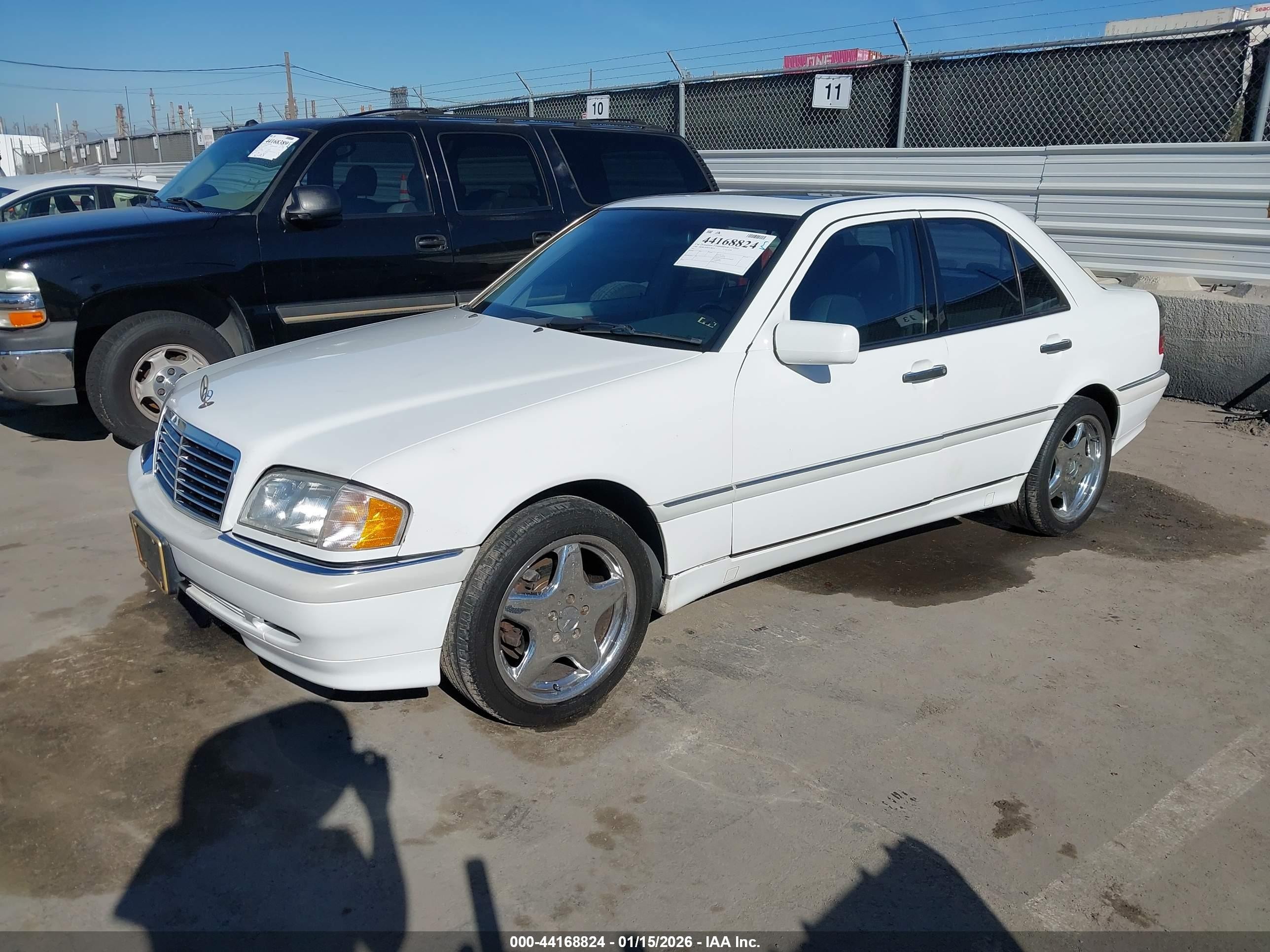 1998 Mercedes-benz C 280   White vin: WDBHA29G9WF714273