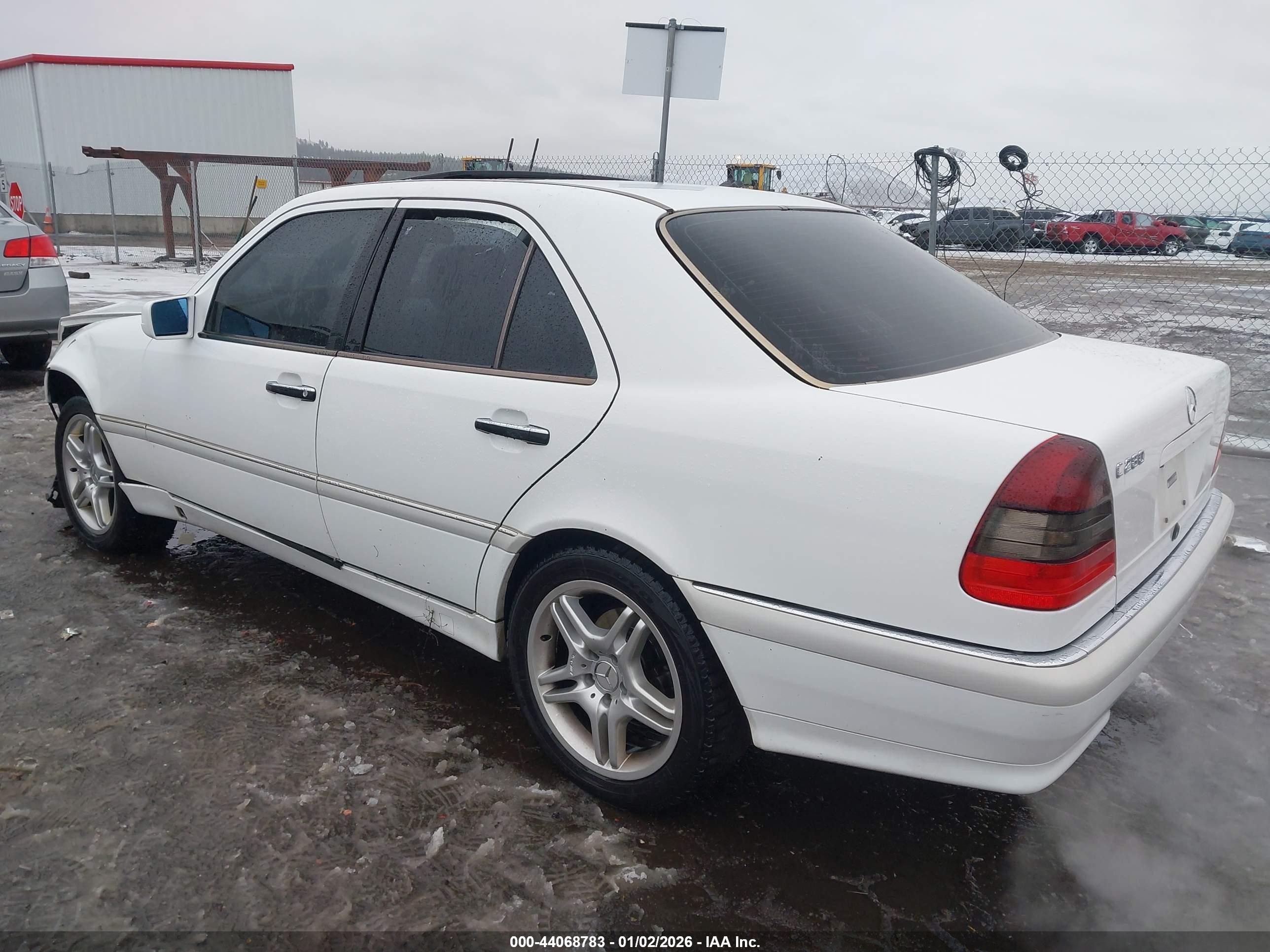 1998 Mercedes-benz C 280   White vin: WDBHA29GXWF753437