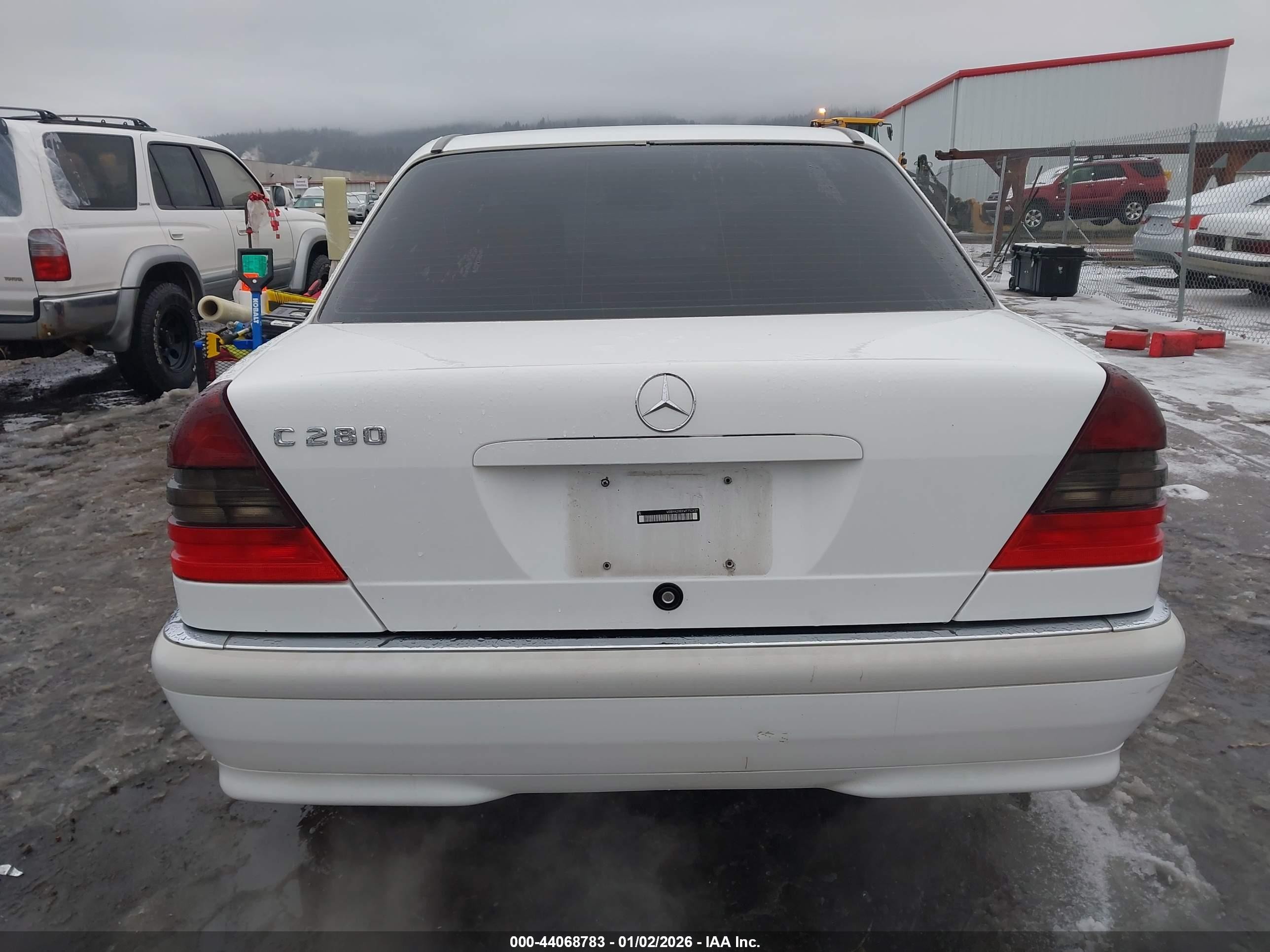 1998 Mercedes-benz C 280   White vin: WDBHA29GXWF753437