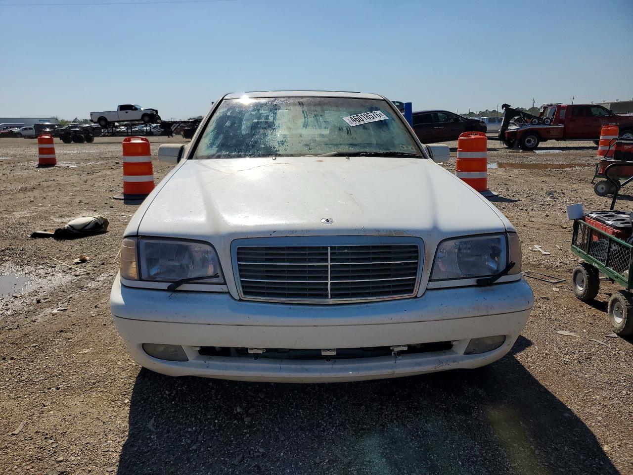 1999 Mercedes-benz C 43 White vin: WDBHA33G0XF850856