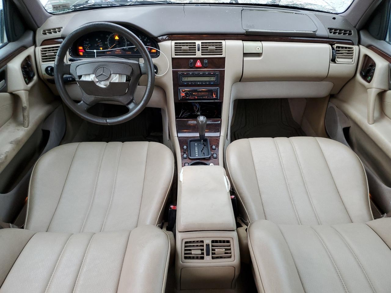 1996 Mercedes-benz E 300d Beige vin: WDBJF20F2TJ021464