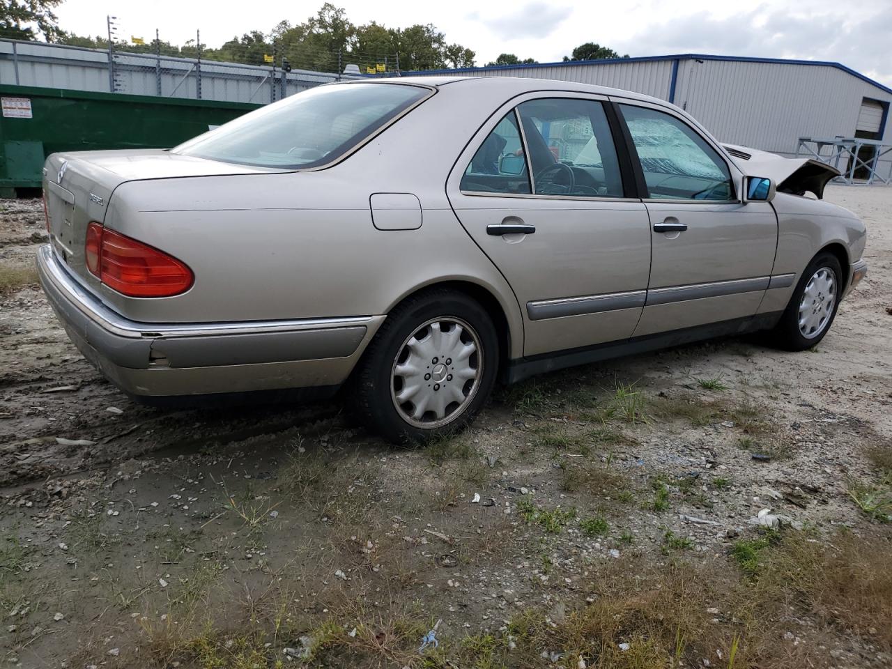 1996 Mercedes-benz E 300d Beige vin: WDBJF20F2TJ021464