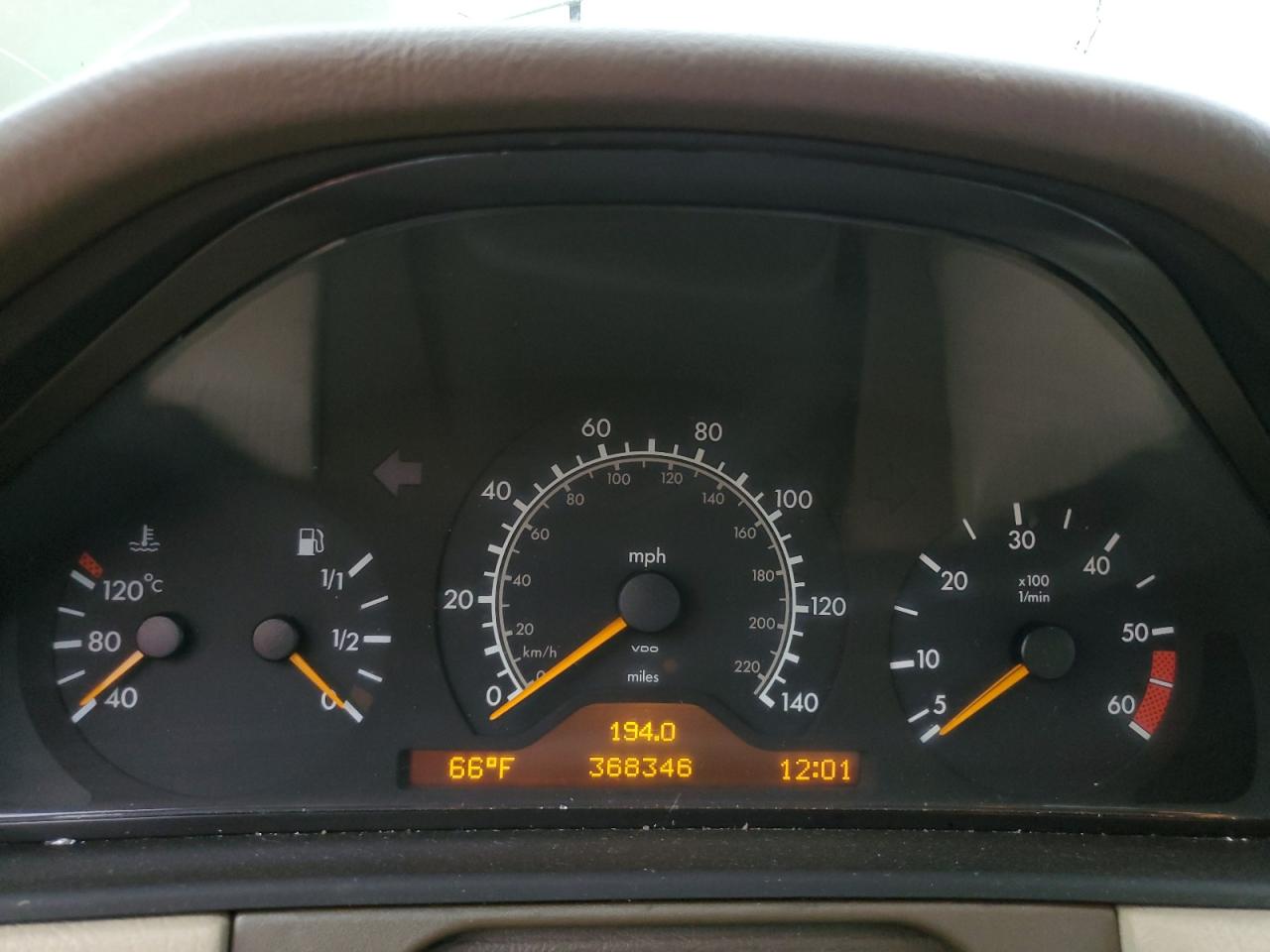 1996 Mercedes-benz E 300d Beige vin: WDBJF20F2TJ021464