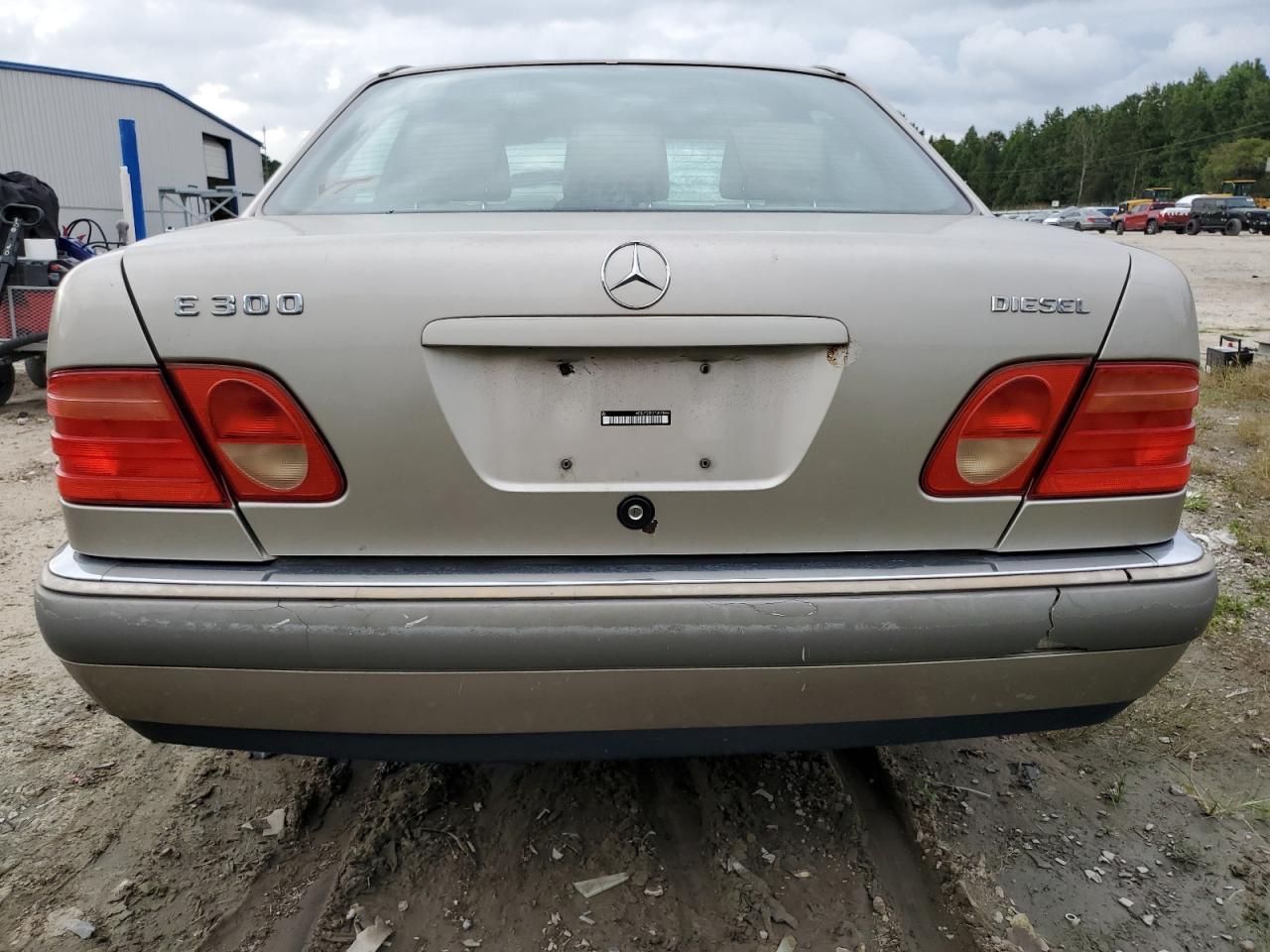 1996 Mercedes-benz E 300d Beige vin: WDBJF20F2TJ021464