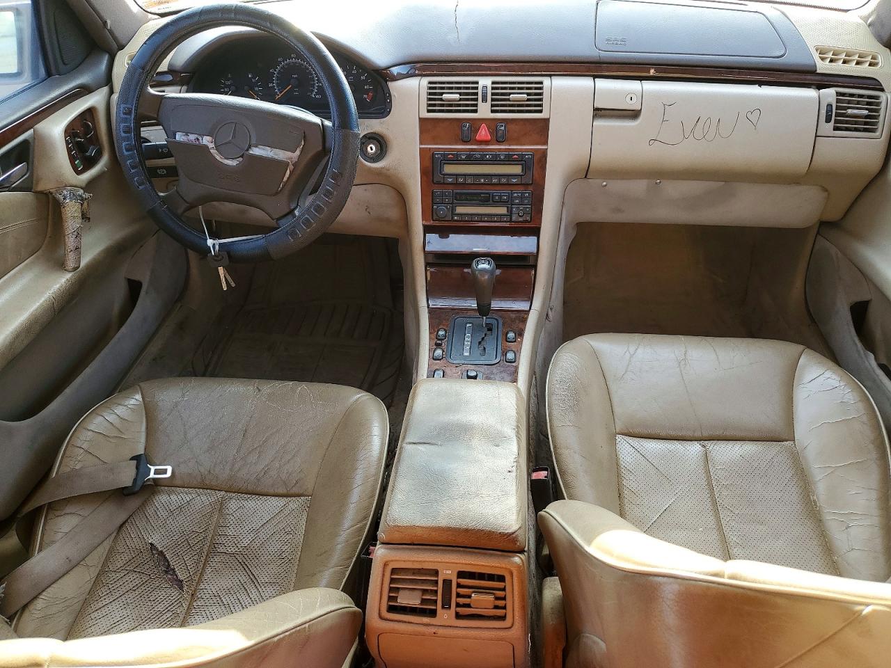 1996 Mercedes-benz E 300d Tan vin: WDBJF20F6TJ013223