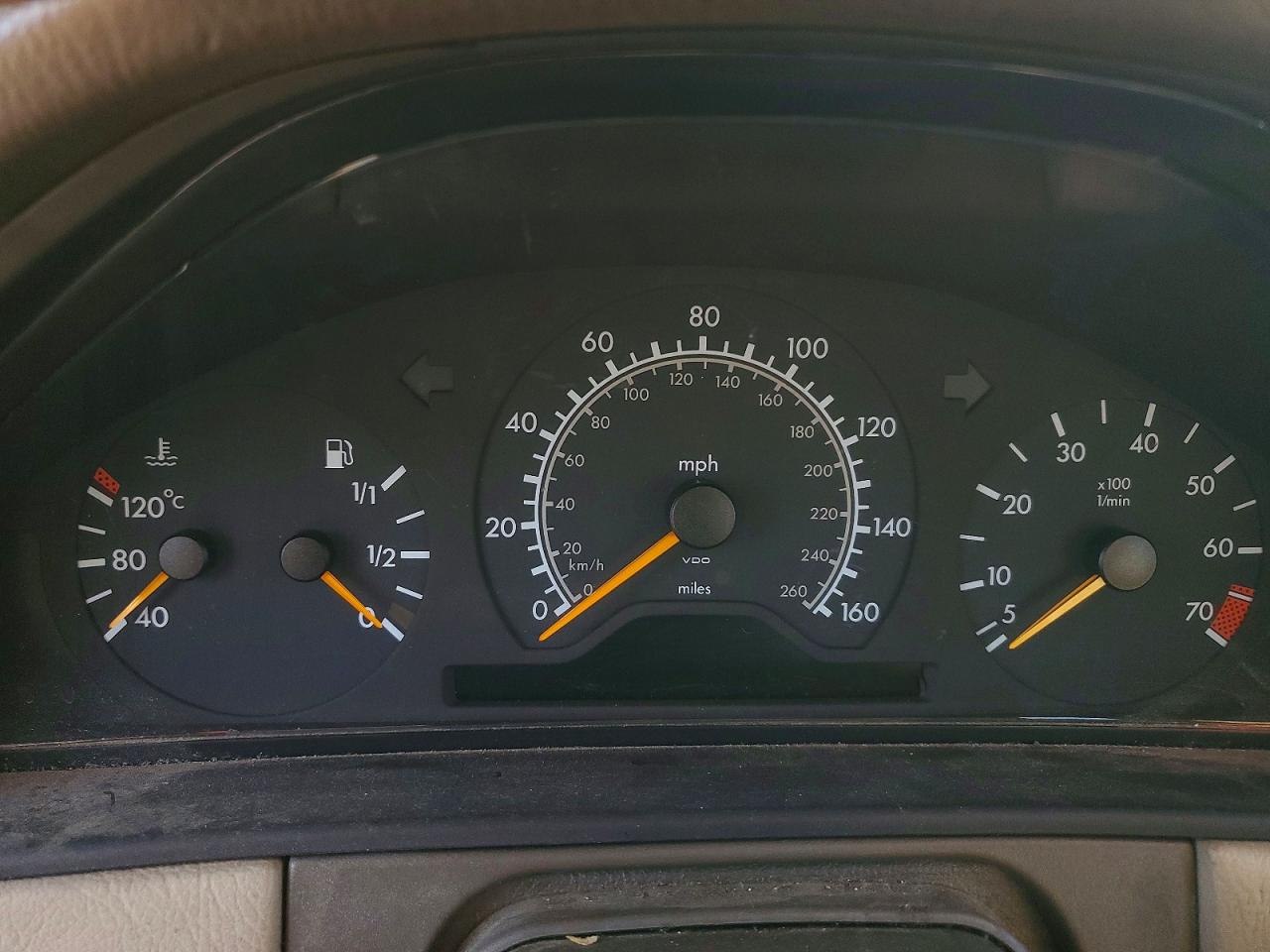 1996 Mercedes-benz E 300d Tan vin: WDBJF20F6TJ013223