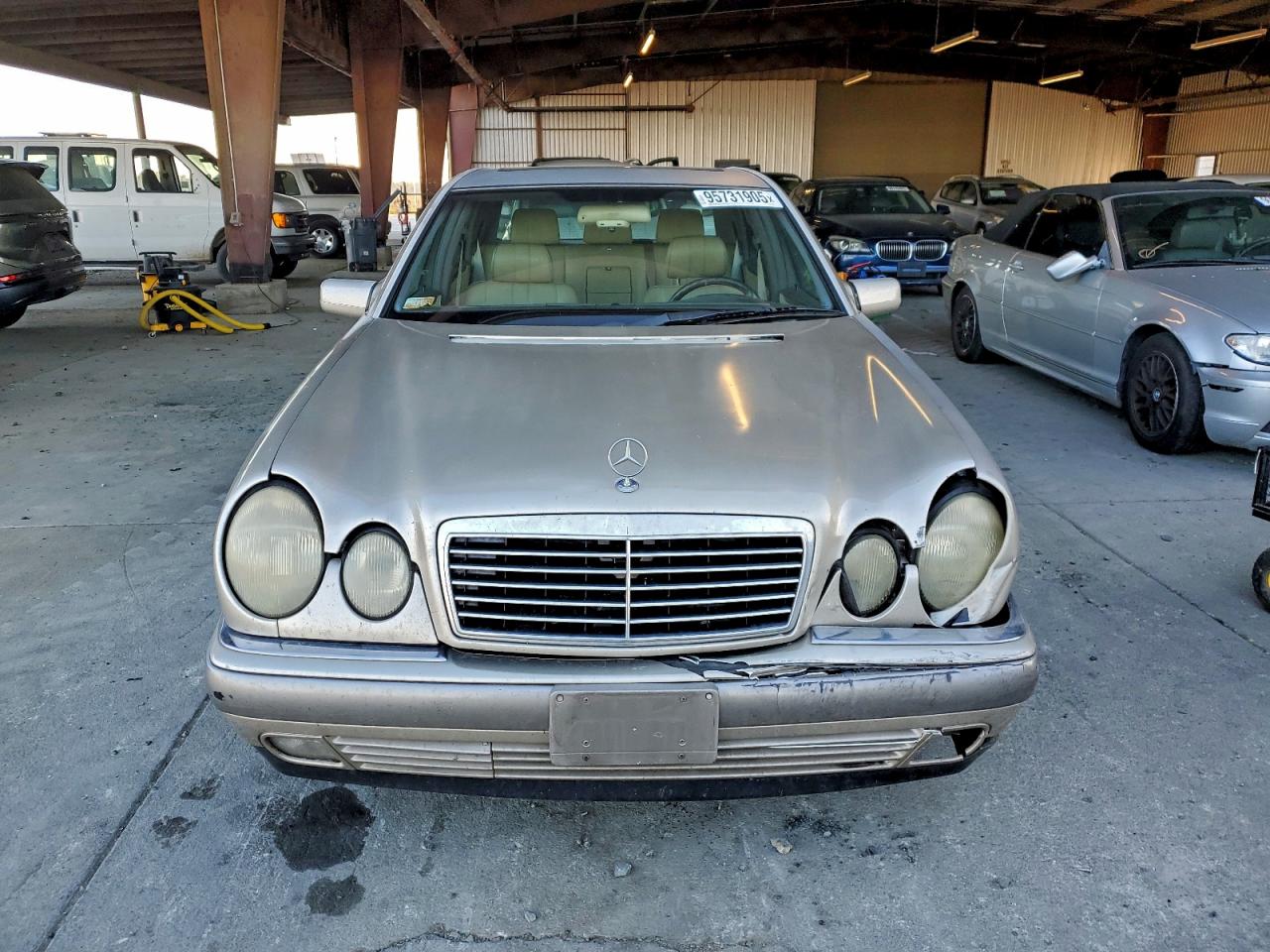 1996 Mercedes-benz E 300d Gold vin: WDBJF20F9TJ006248