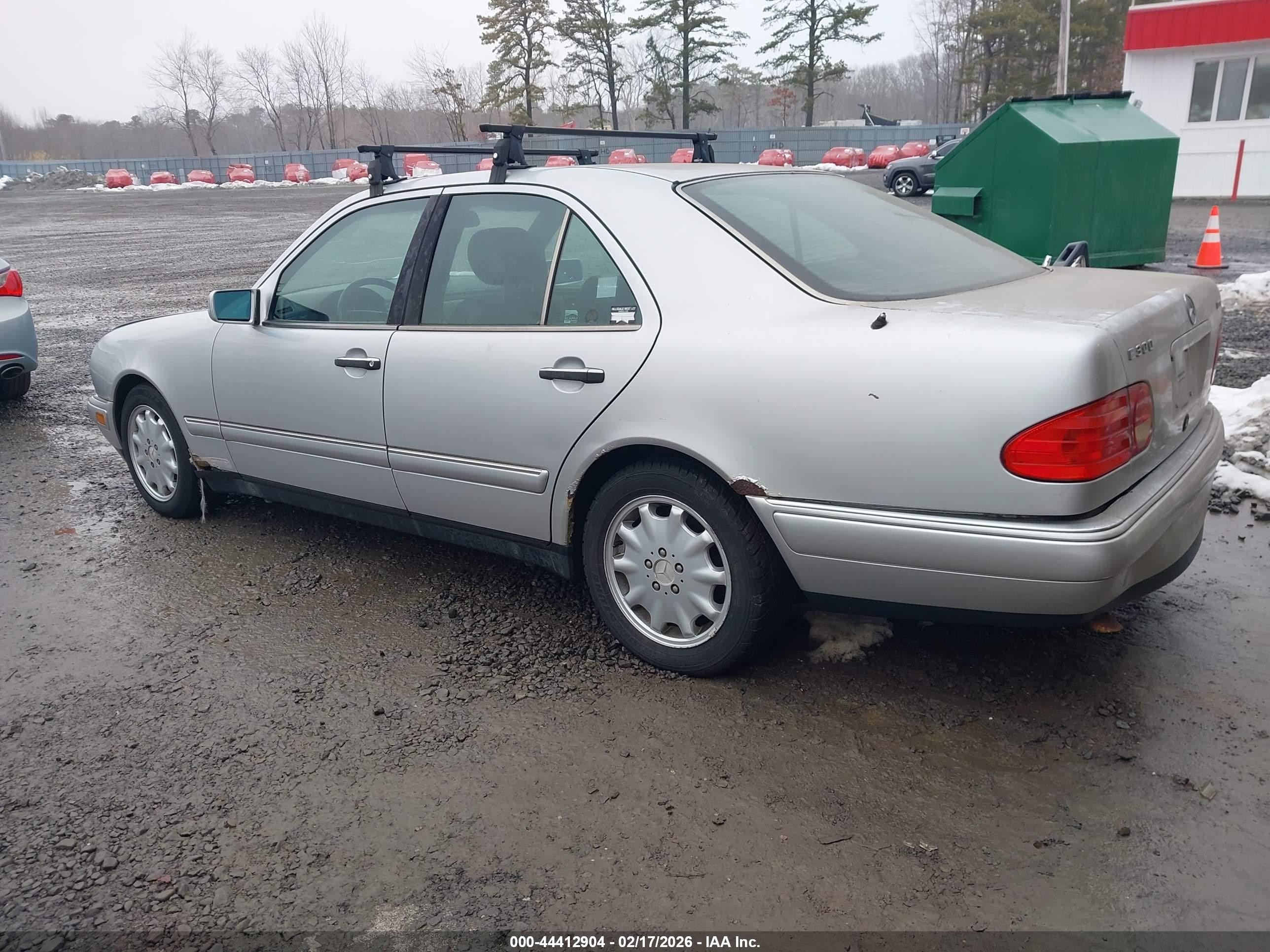 1996 Mercedes-benz E 300d Silver vin: WDBJF20FXTJ023902