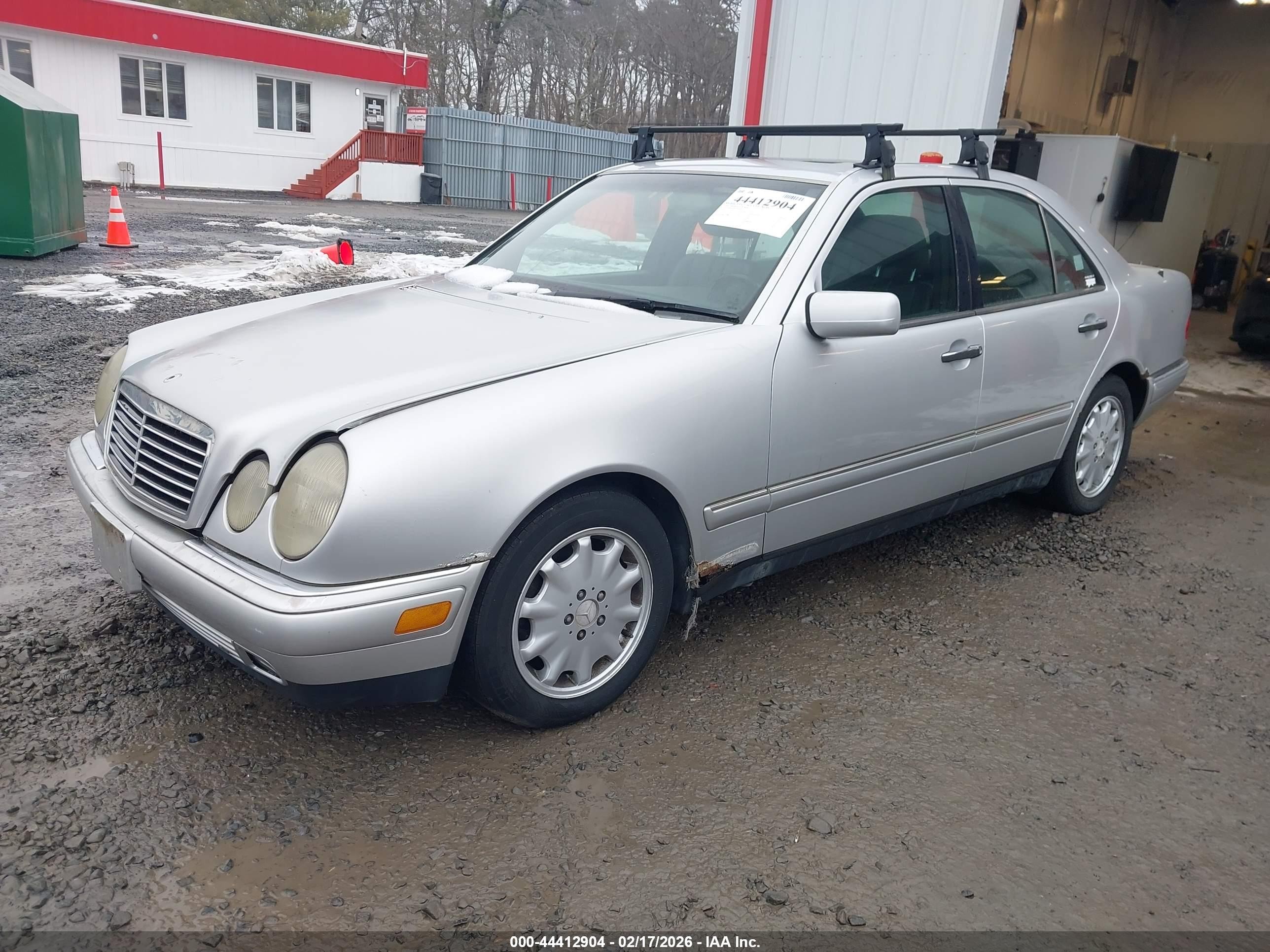 1996 Mercedes-benz E 300d Silver vin: WDBJF20FXTJ023902